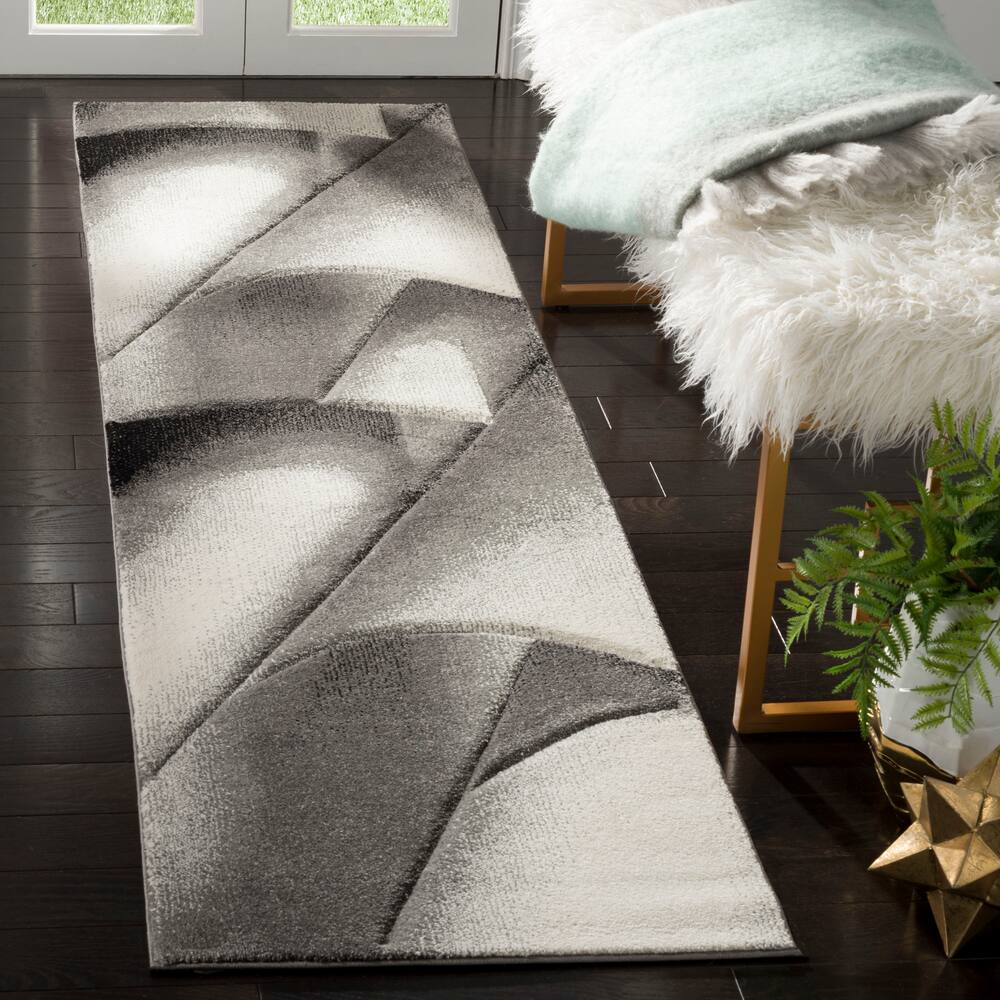 Safavieh Hollywood 716 Rug, Grey/Dark Grey