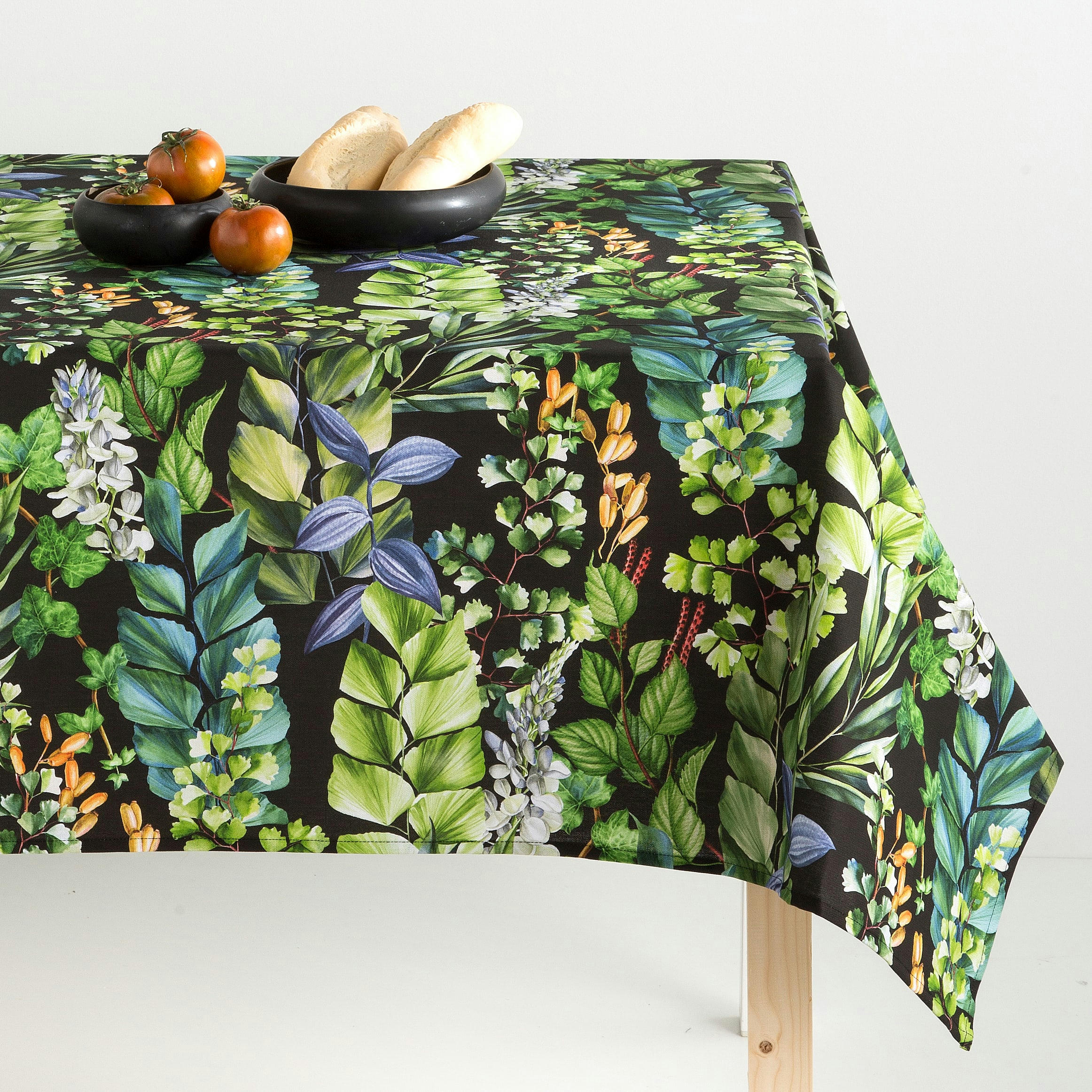 TERK NEGRO - Nappe en coton biologique antitâche imprimée floral noir 140x140 cm