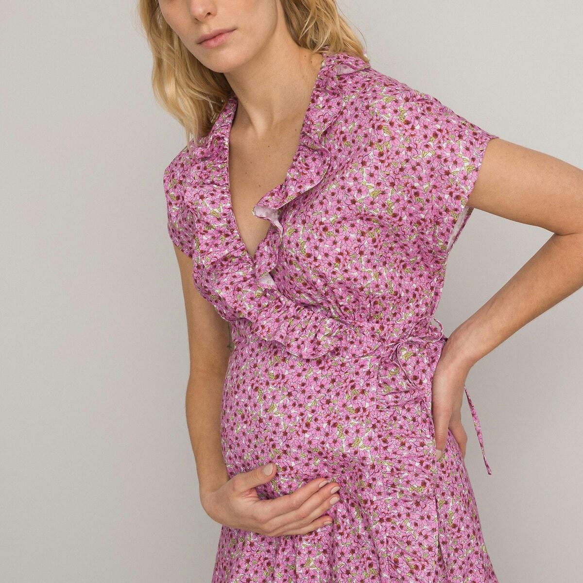 Robe de grossesse, à volants
