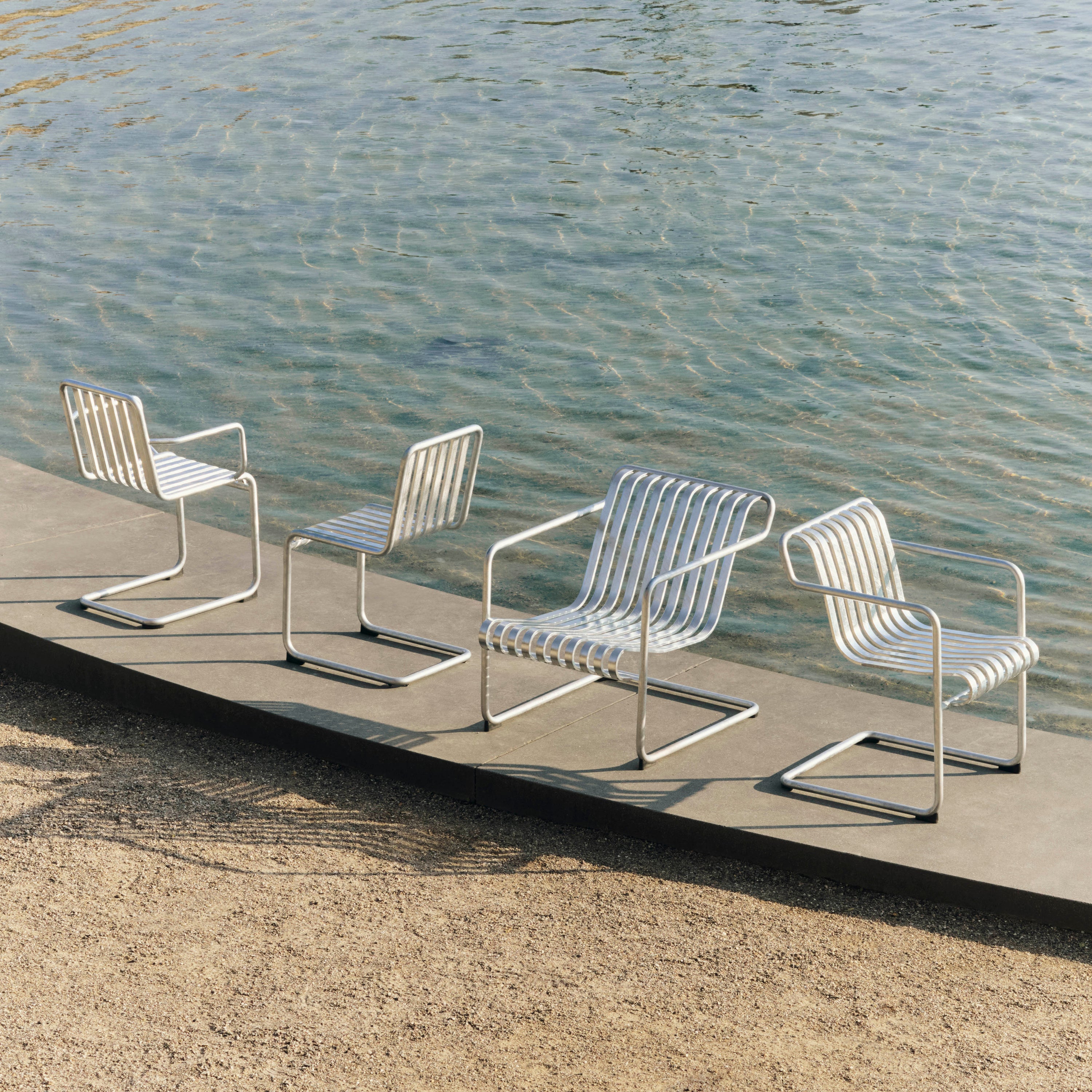 HAY Palissade Cantilever Lounge Chair Low - Gegalvaniseerd Staal