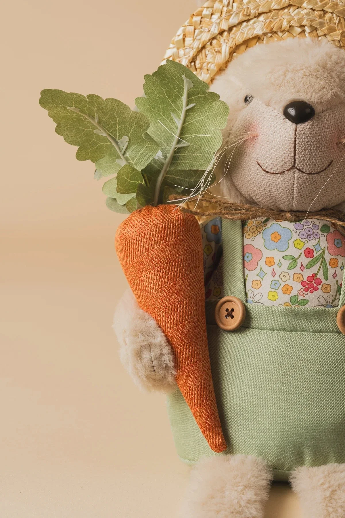 Sitting Mr. Bunny with Carrot