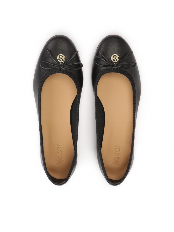 Ladies' black ballerinas