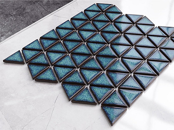 Mosaïque sur résille pour salle de bain et cuisine en céramique 26.3 cm x 30.3 cm - Aadriatic triangular blanket