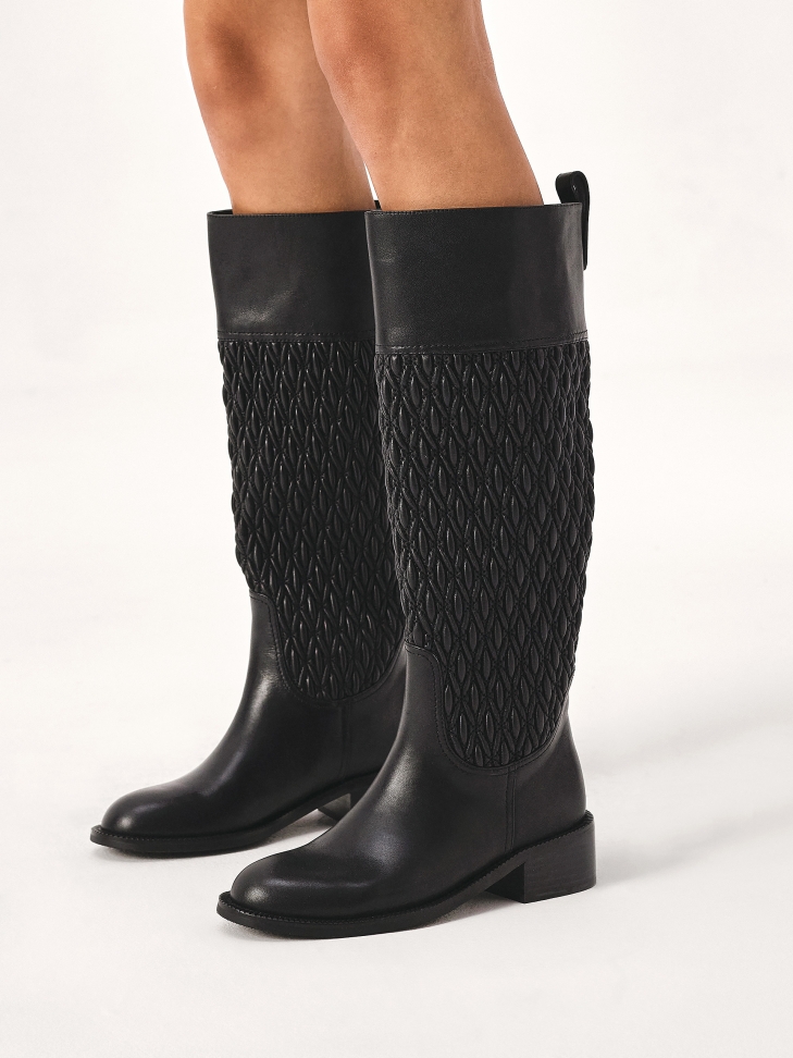 Slip-on boots with original crinkled upper