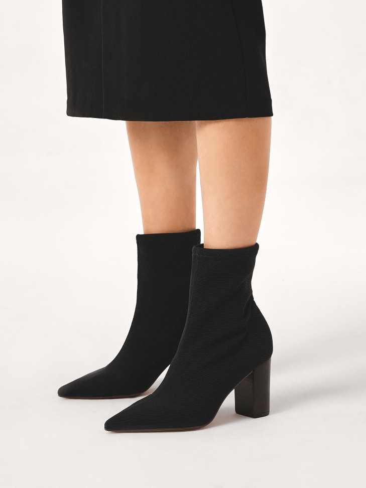 Black boots with slip-on elastic upper