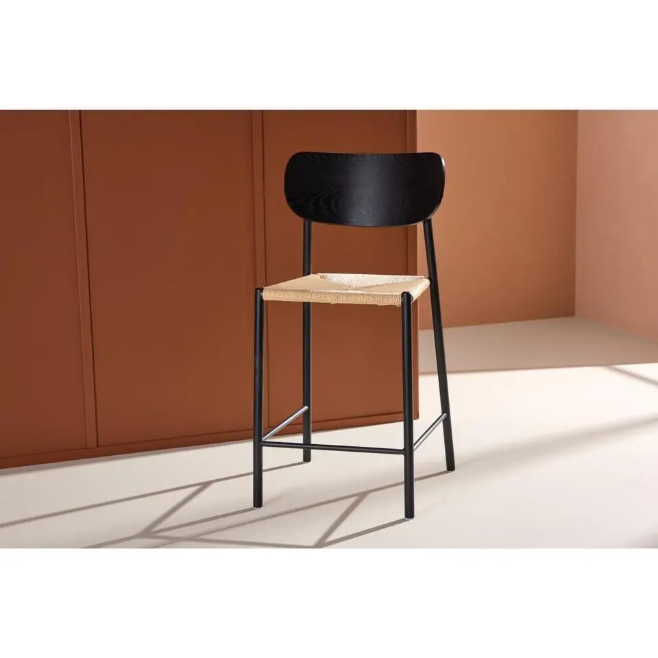 Svea - Polsty barkruk met rugleuning - rattan - zwart