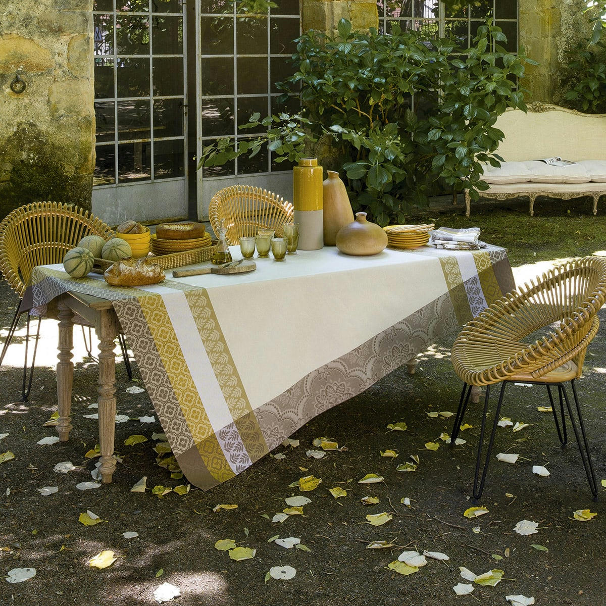 BASTIDE - Nappe en coton amande 175 x 175