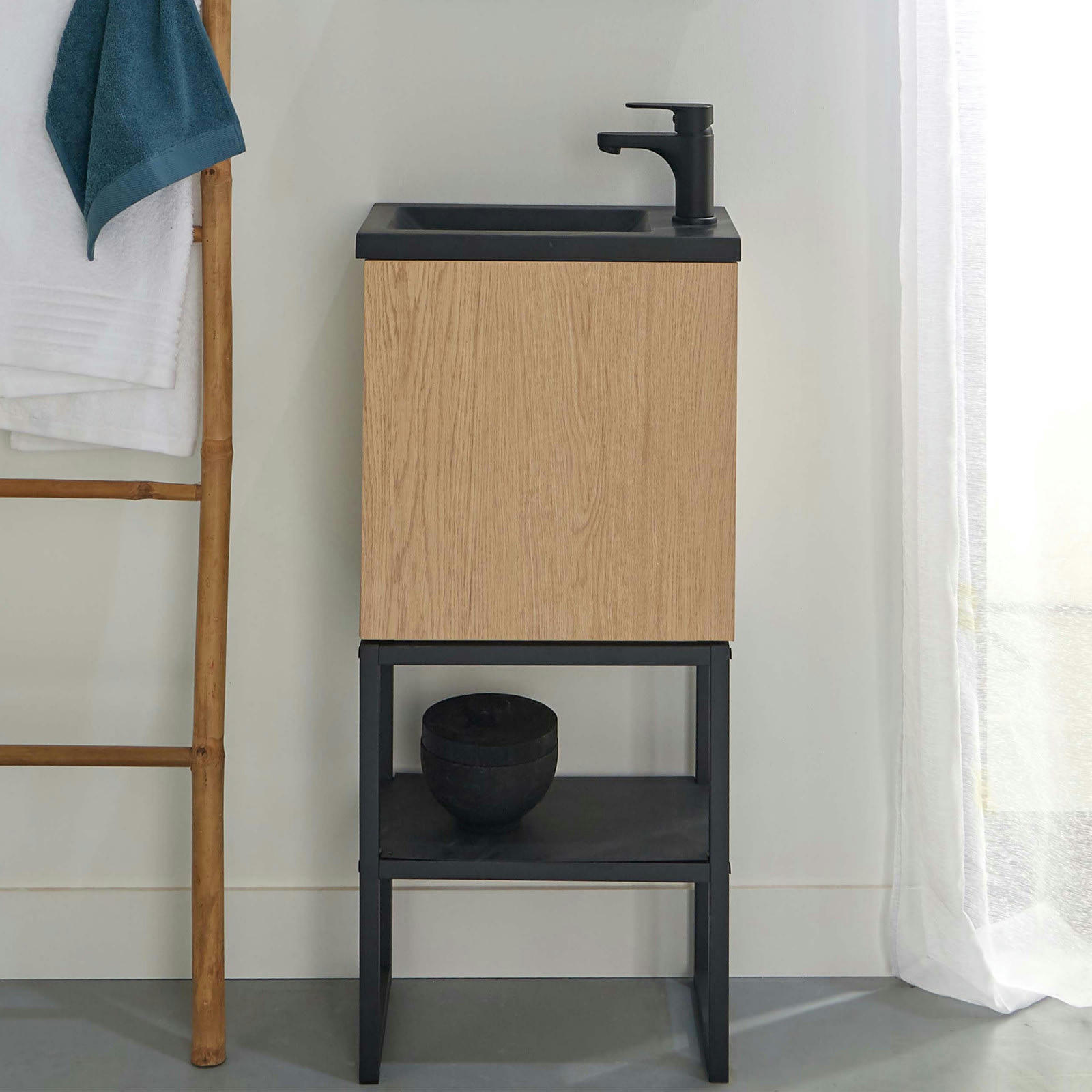 NOVA - Meuble lave-mains  décor chêne sur pieds avec robinet noir