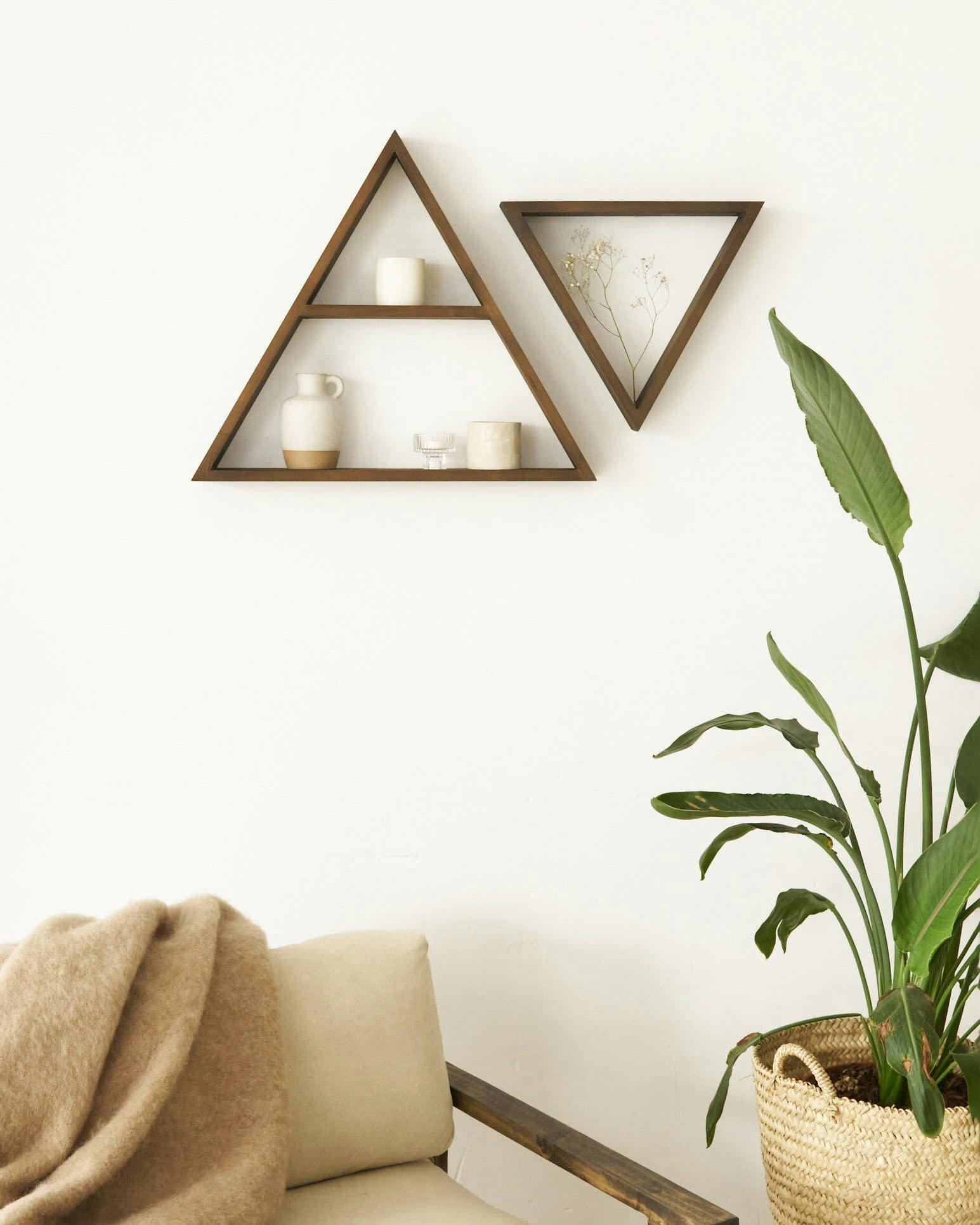 TRIANGLE - Etagère triangulaire en bois d'épicéa couleur marron 1 étagère 60 cm