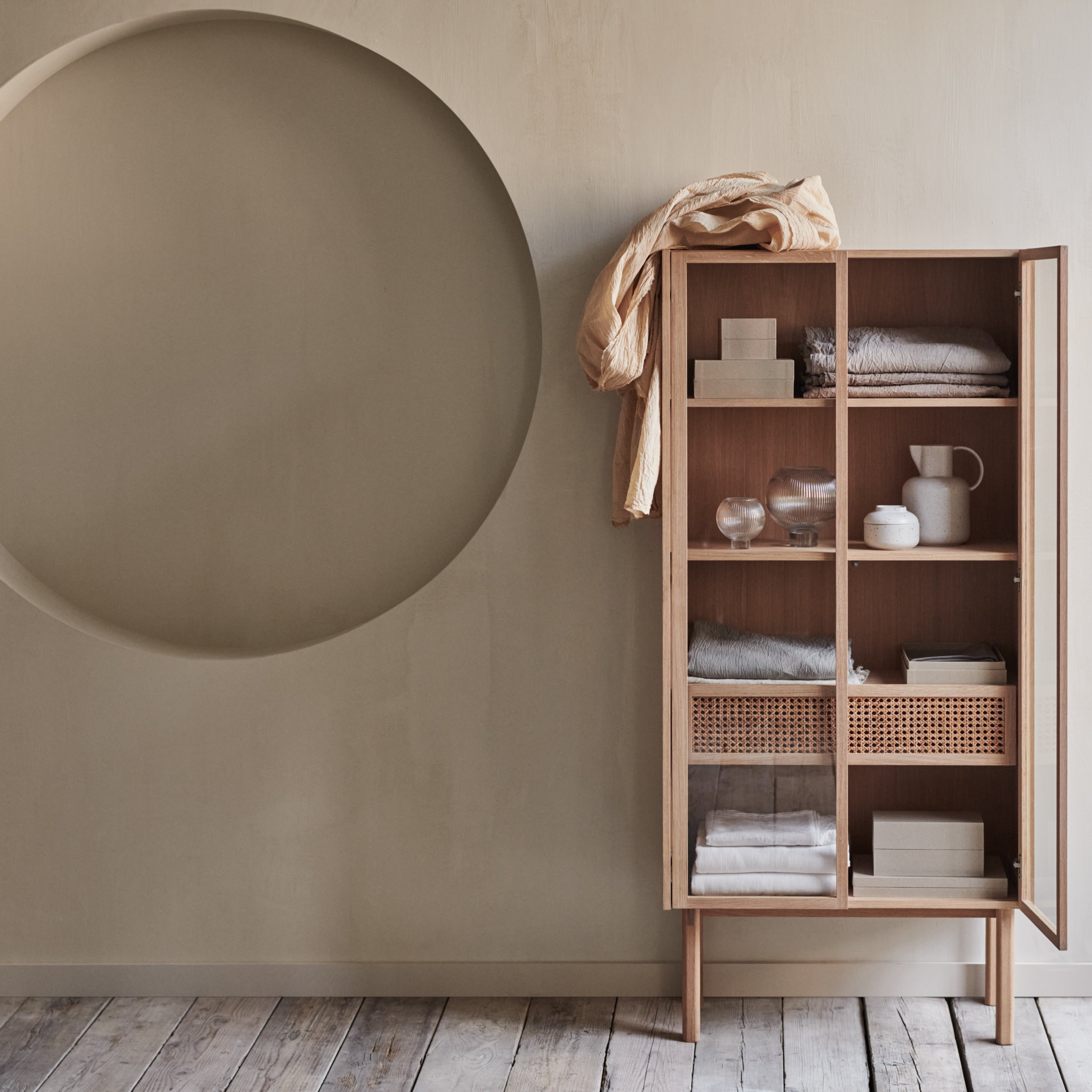 Bolia Cana Vitrinekast - Hoog - Geolied Eiken