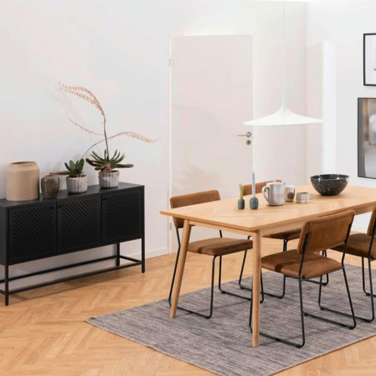 CASTLE - Buffet bas 3 portes en métal noir