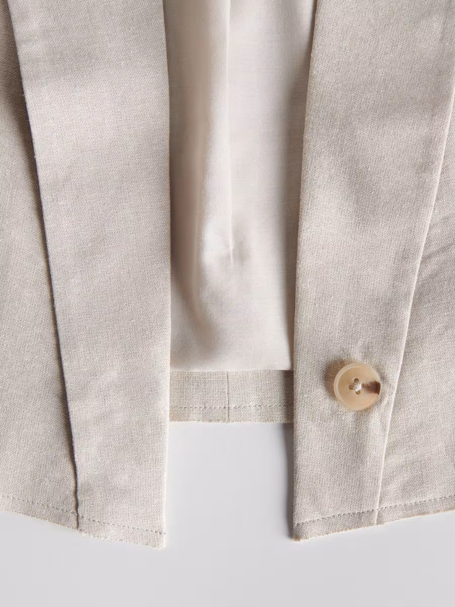 Cropped Linen Rich Vest
