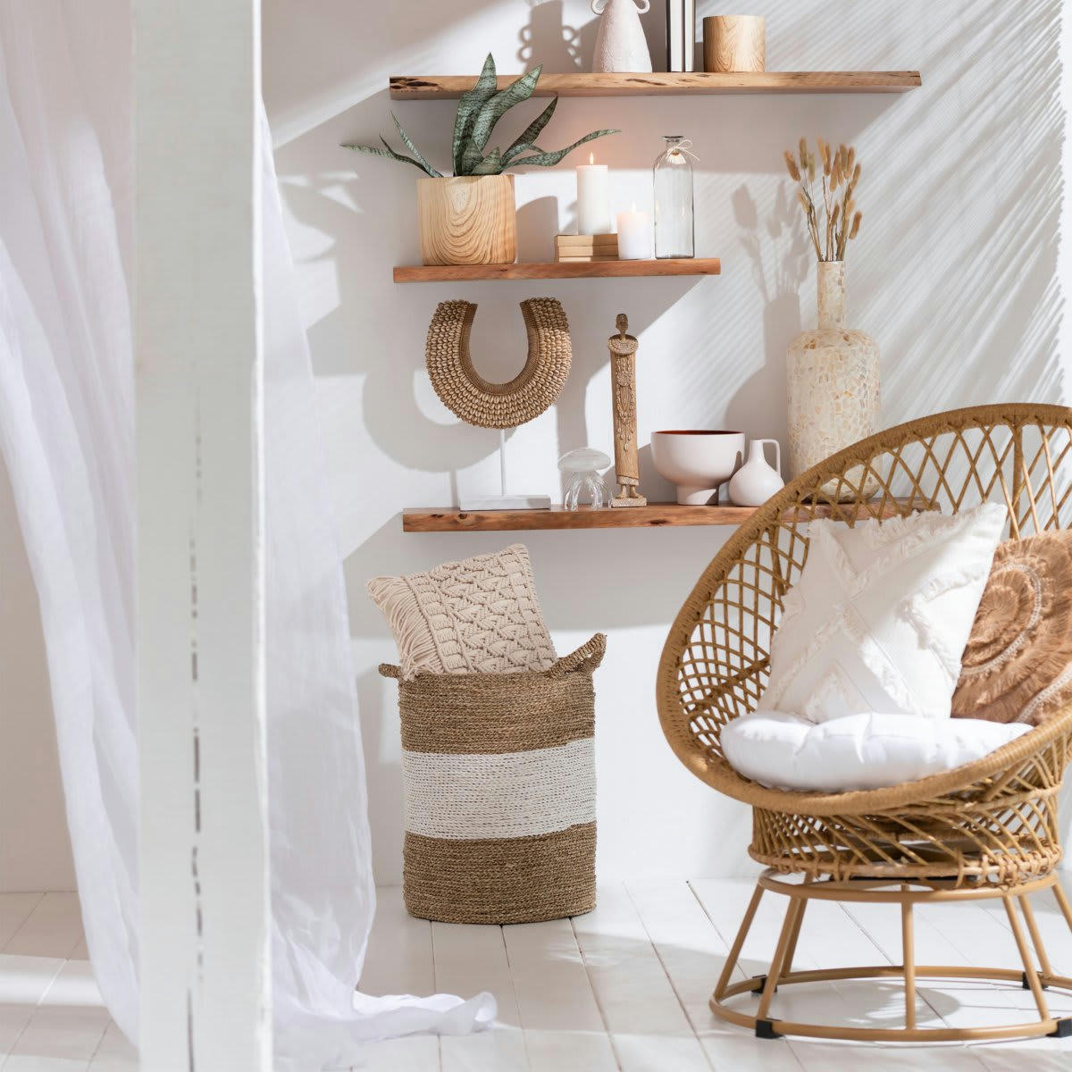 KHARTOUM - Fauteuil extérieur rotin avec pied rond et coussin beige