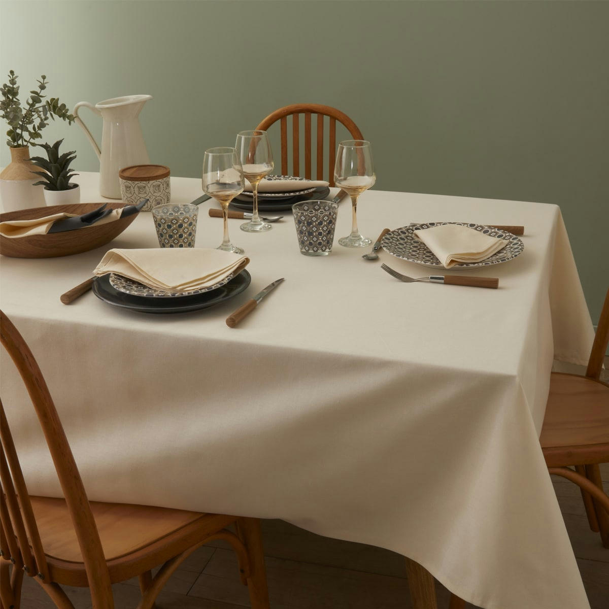 CAMBRAI - Nappe en coton traitee teflon creme 180x180