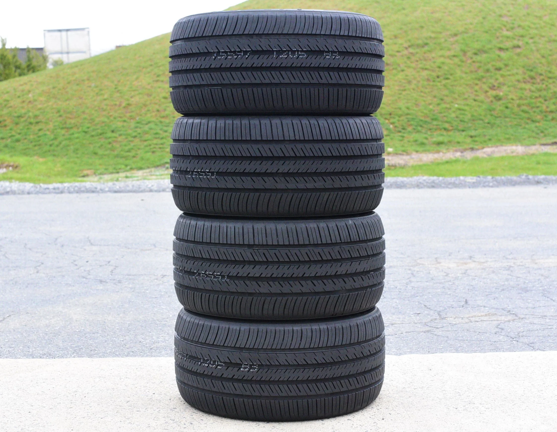 A pair of 2 (2)265/35R20 99Y XL high performance all-season tires fit: 2015-23 Ford Mustang EcoBoost Premium, 2012-13 Audi A7 Quattro Base