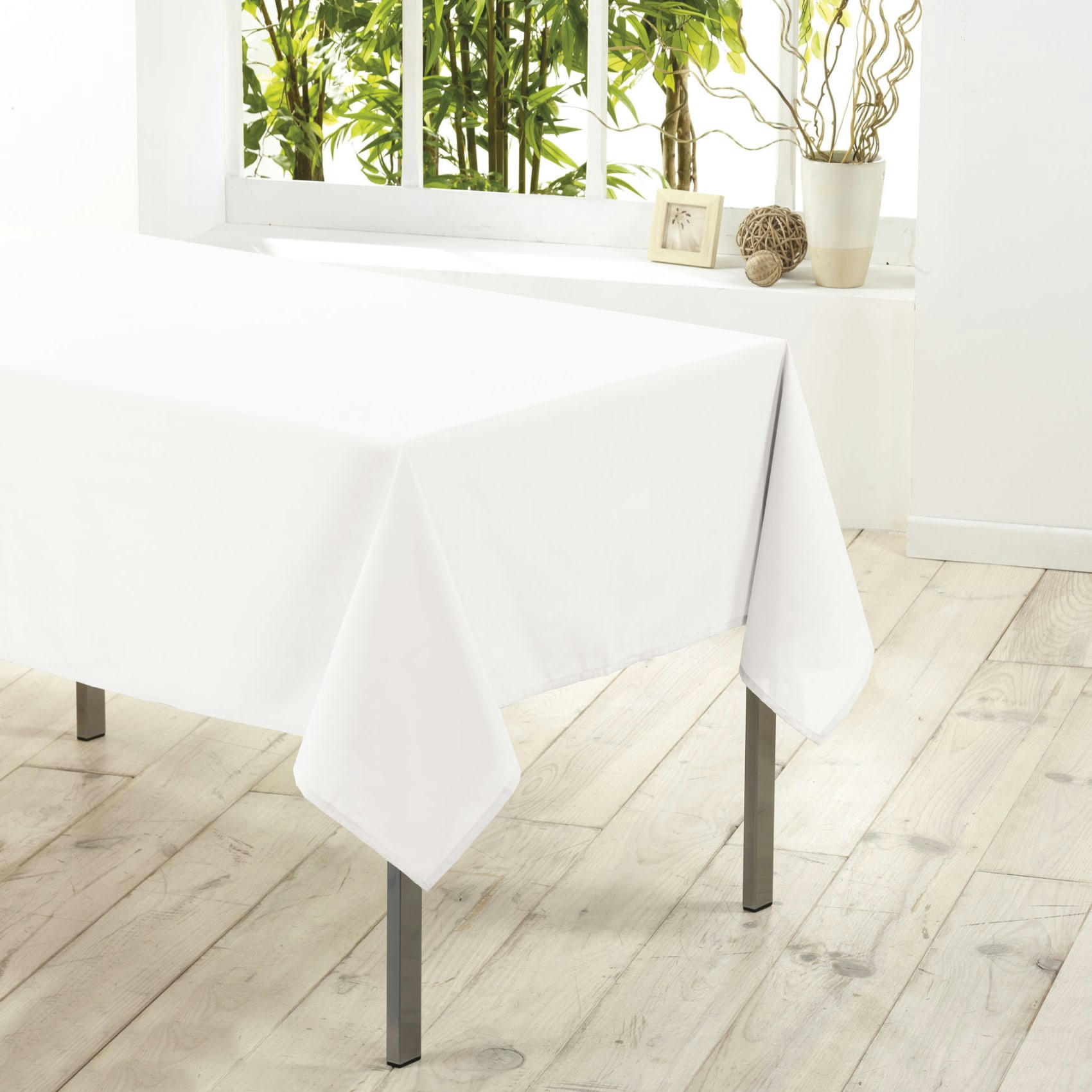 - Nappe rectangulaire unie essentiel polyester blanc 140x200 cm