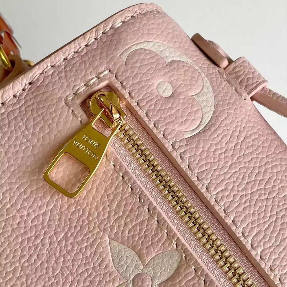 Louis Vuitton M14208 Pochette Métis East West
