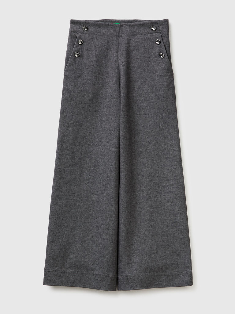 High-waisted trousers with buttons