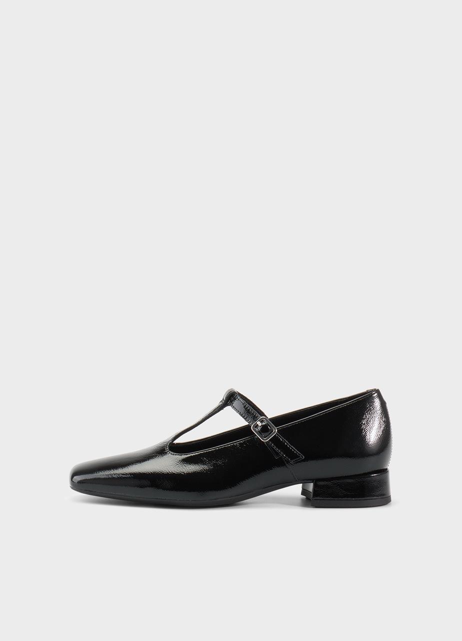 Debbi Pumps