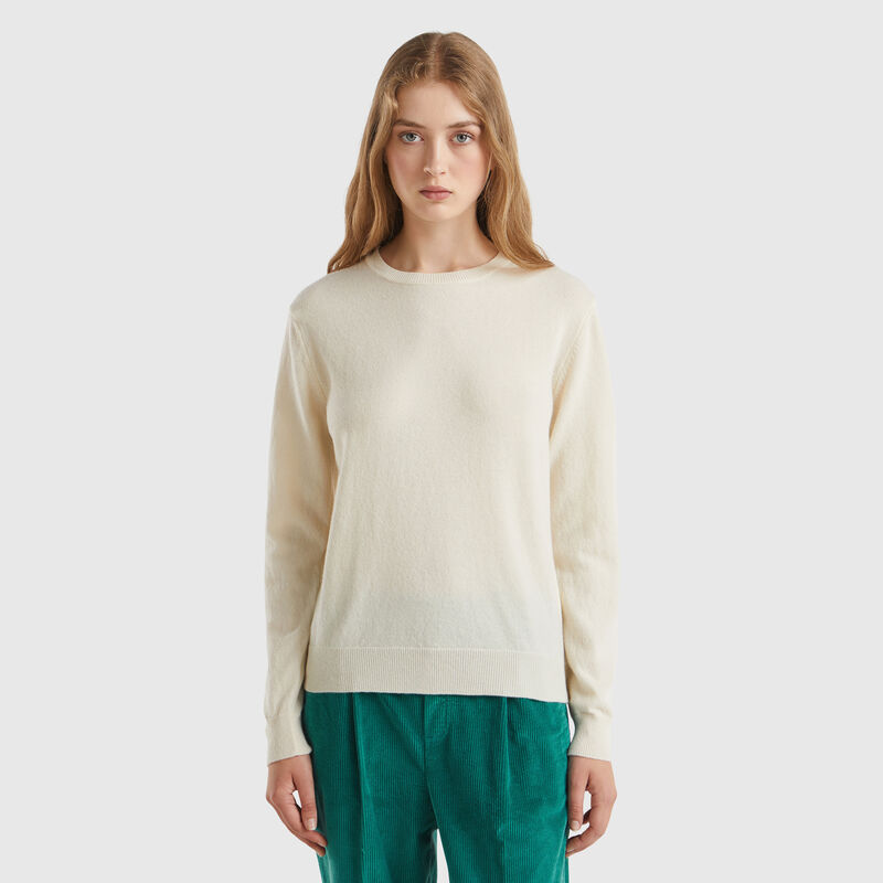 Cream crew neck sweater in Merino wool