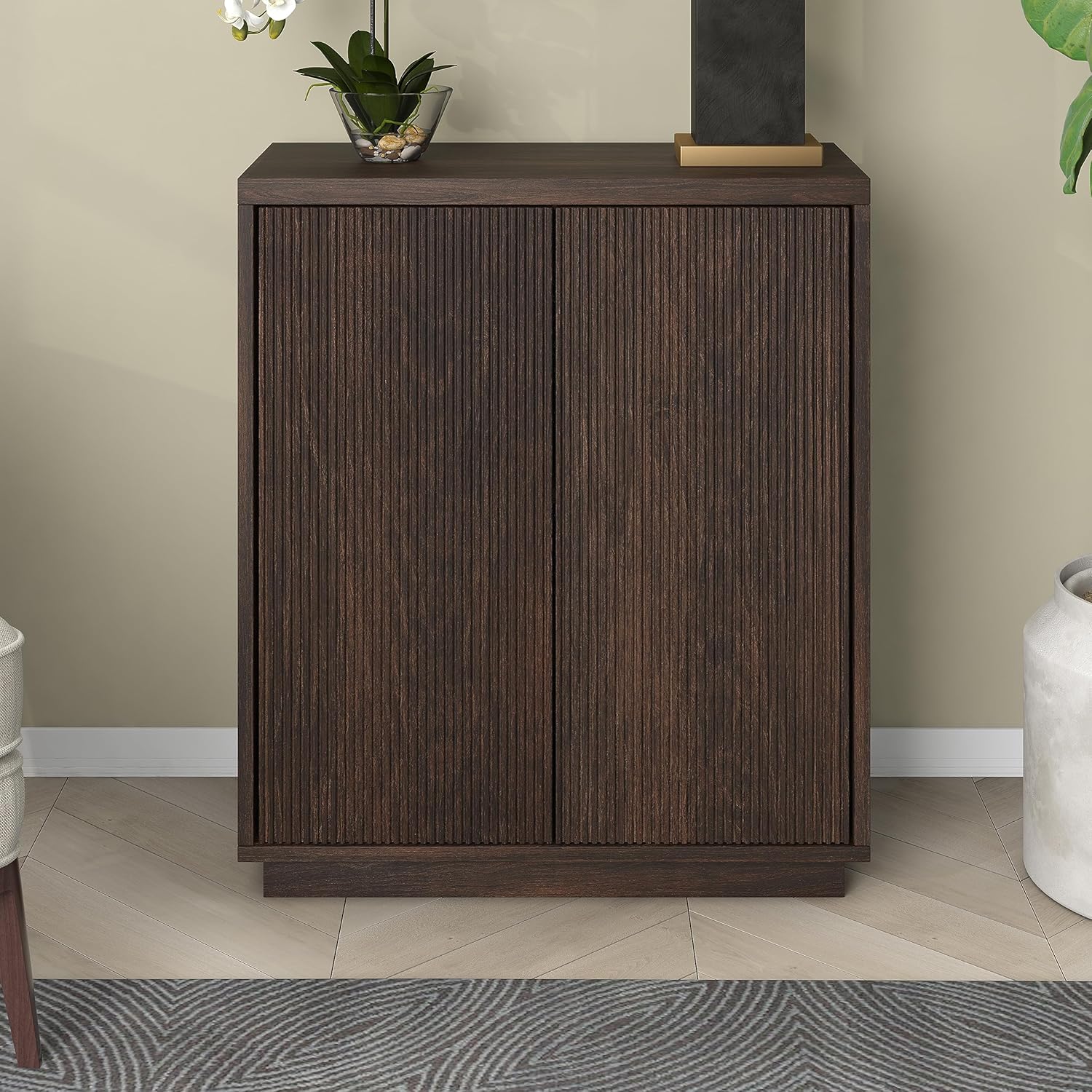 Henn&Hart 28 Fluted Wooden Accent Cabinet, Ribbed Modern Sideboard Buffet Cabinet with 2 Doors and an Adjustable Shelf for Living Room, Dining Room, Bedroom or Entryway, Rich Brown