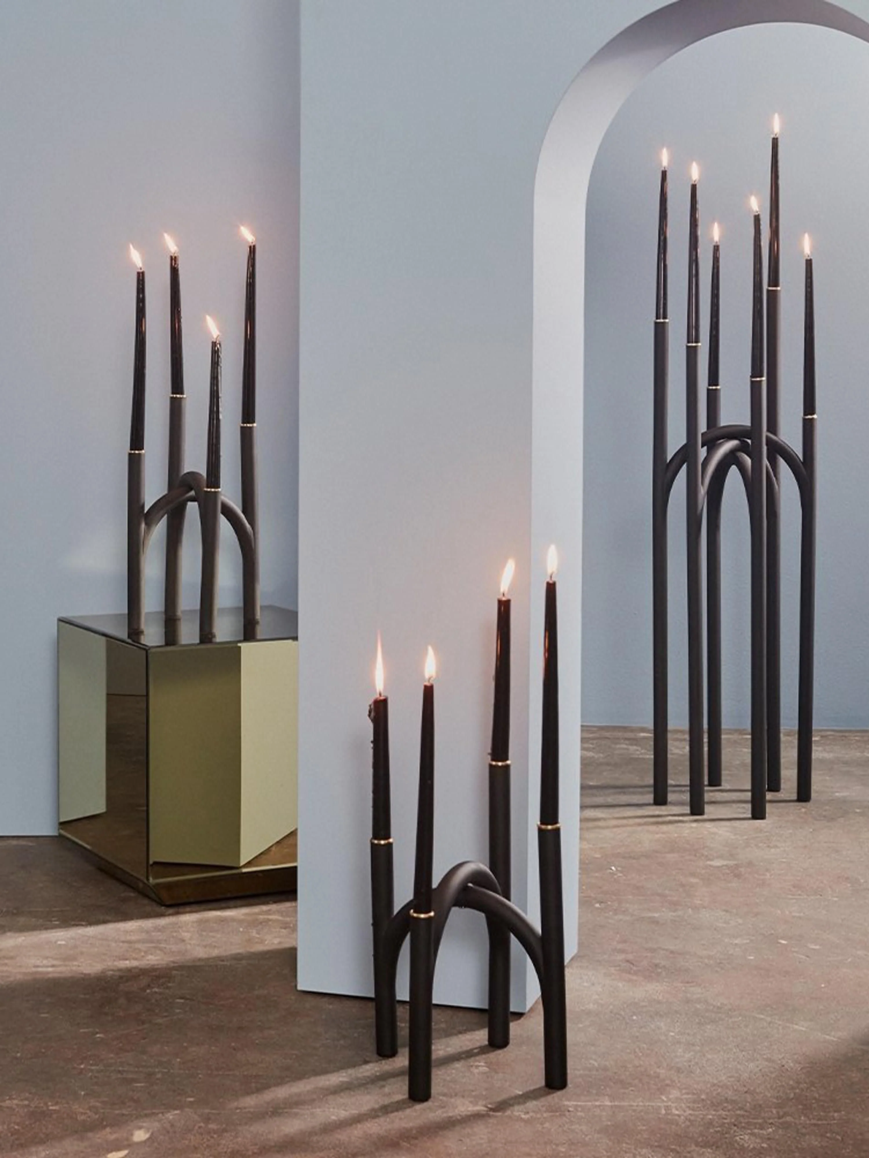 Großer Kerzenhalter Angui aus Metall