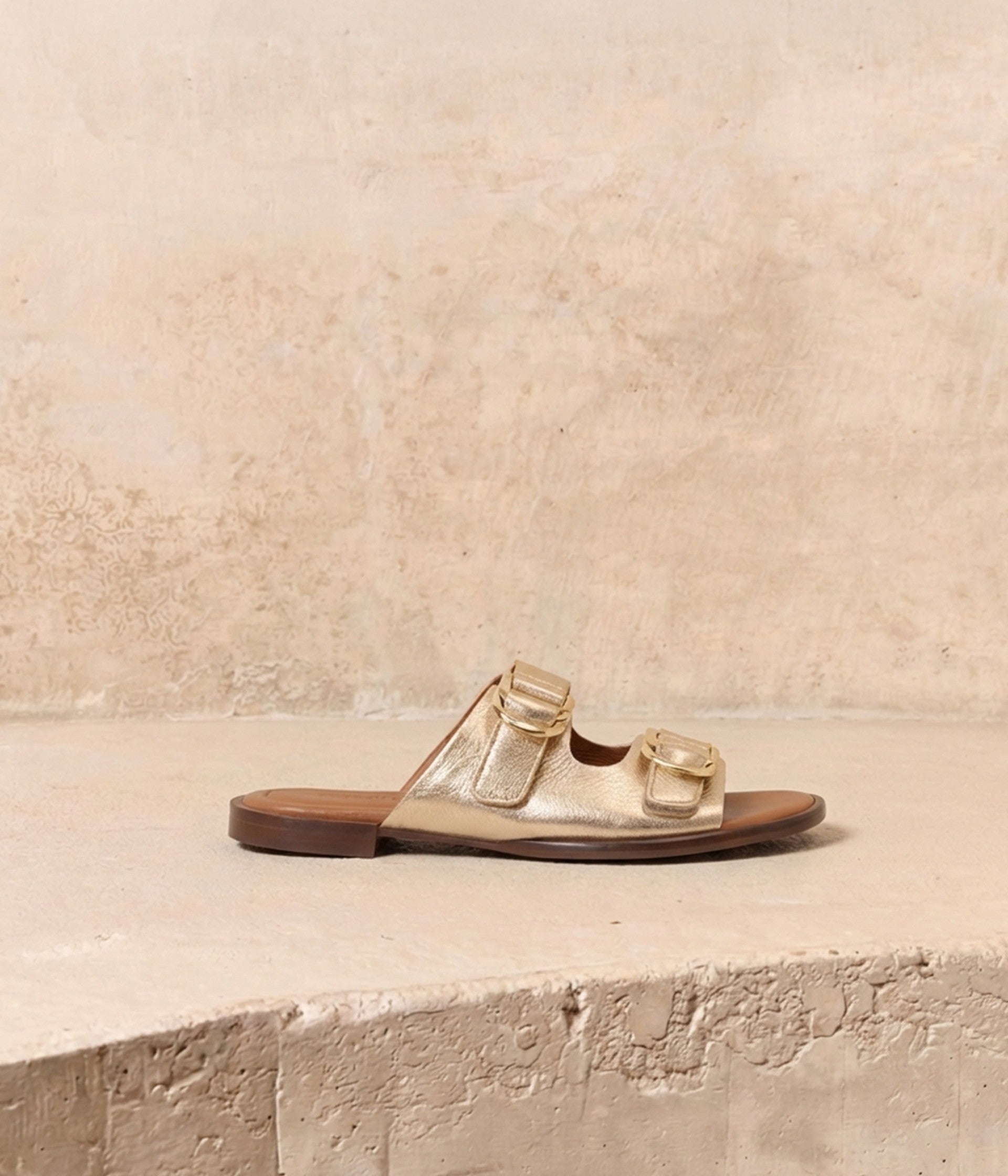 Mules en cuir doré Moji