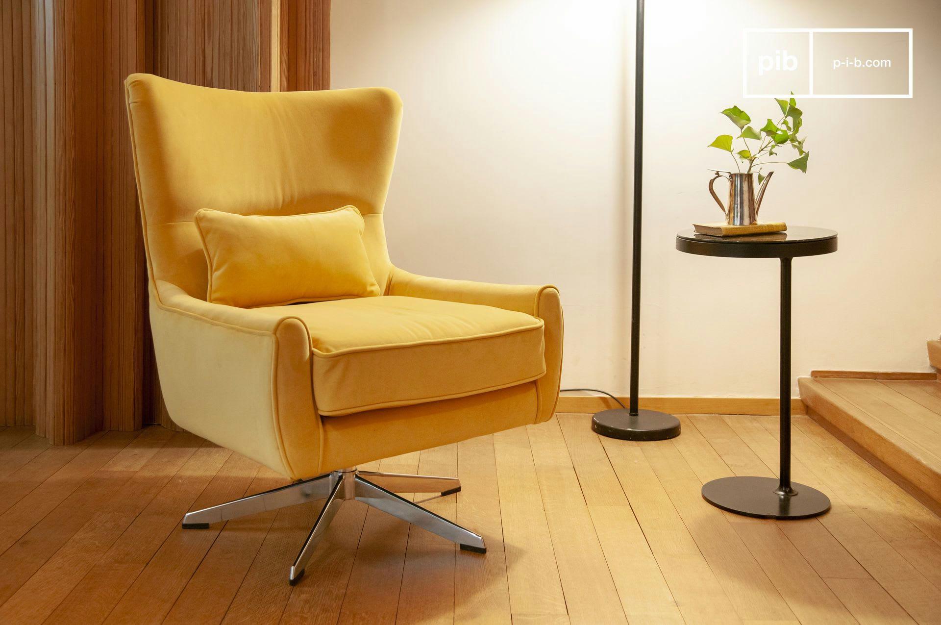 BALMAT - Fauteuil rotatif en velours jaune