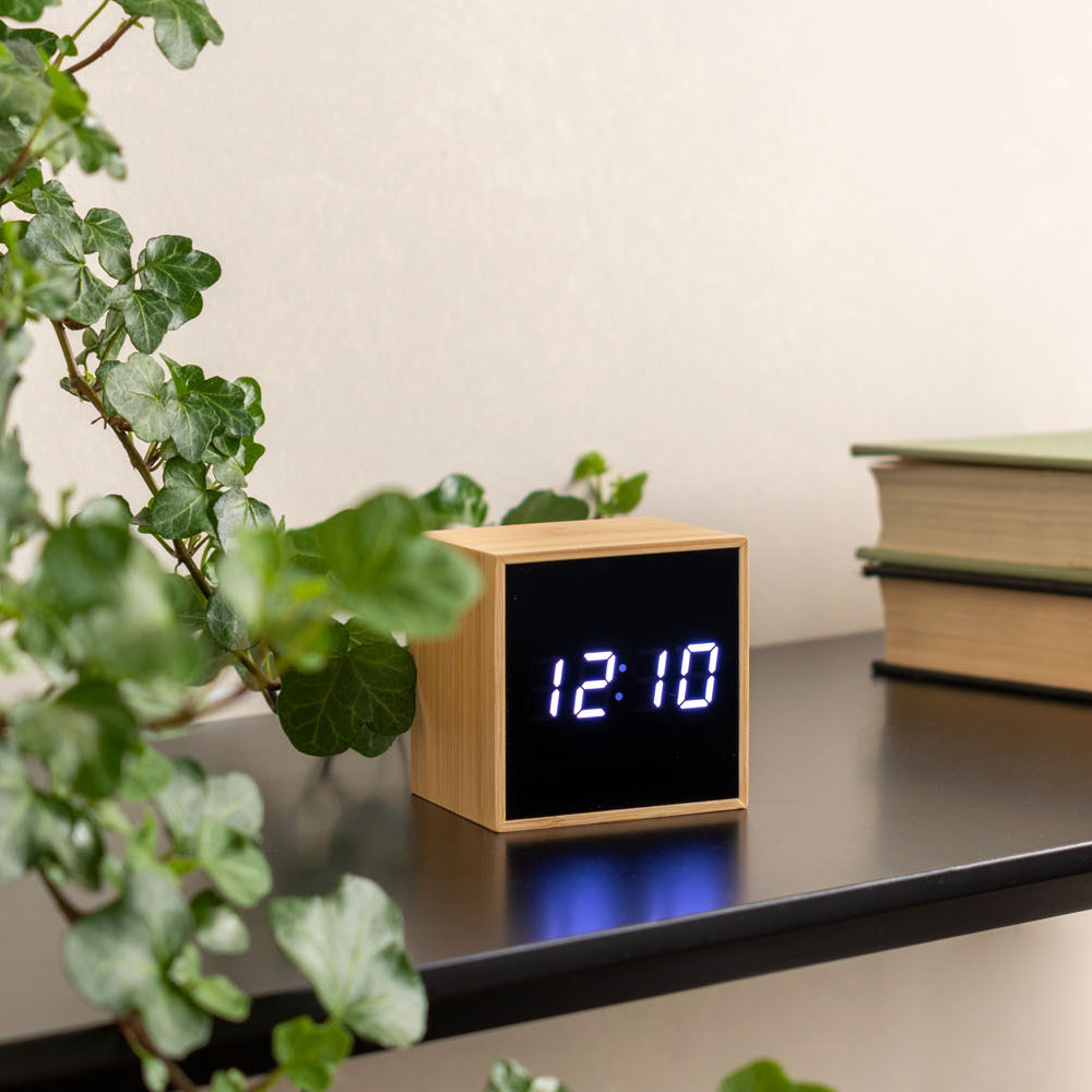 Karlsson Mini Cube Alarmklok - Bamboo