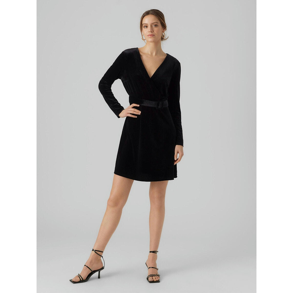 Robe en velours ceinturée