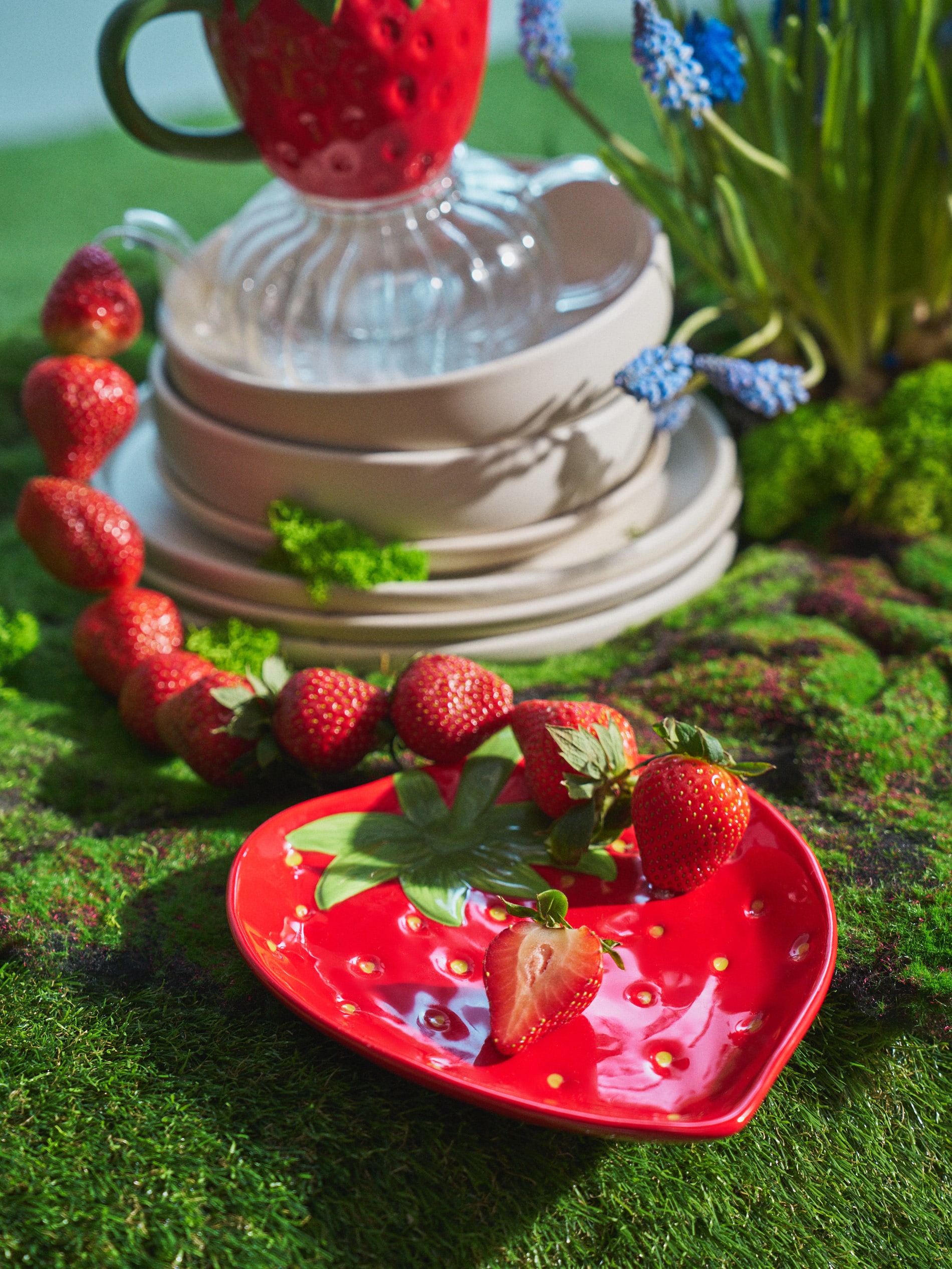 Ceramiczny półmisek w kształcie truskawki