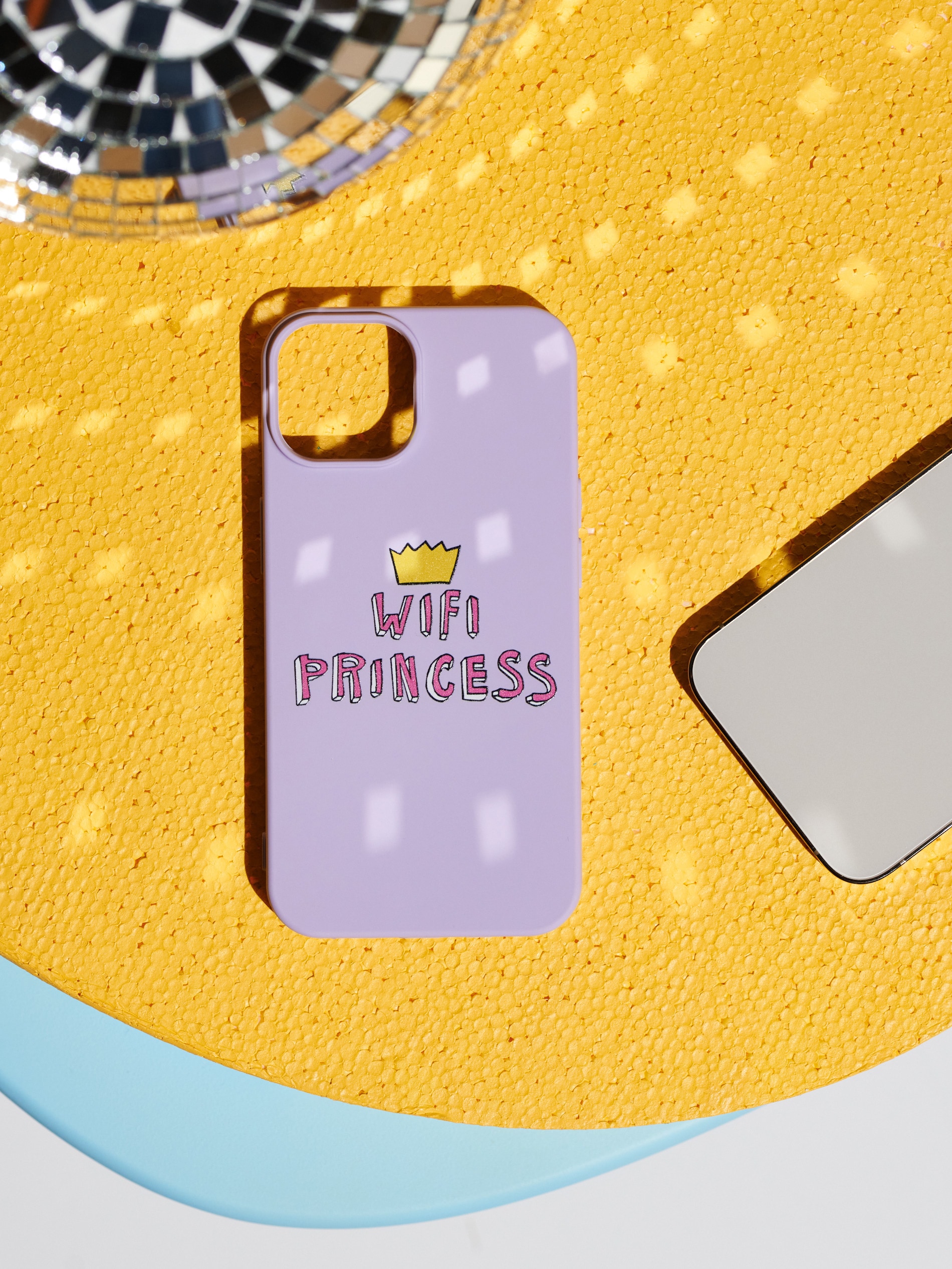 Etui na iPhone 13/14 z napisem 