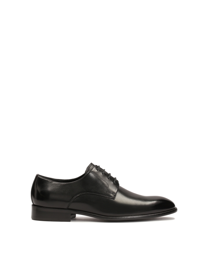 Black formal shoes