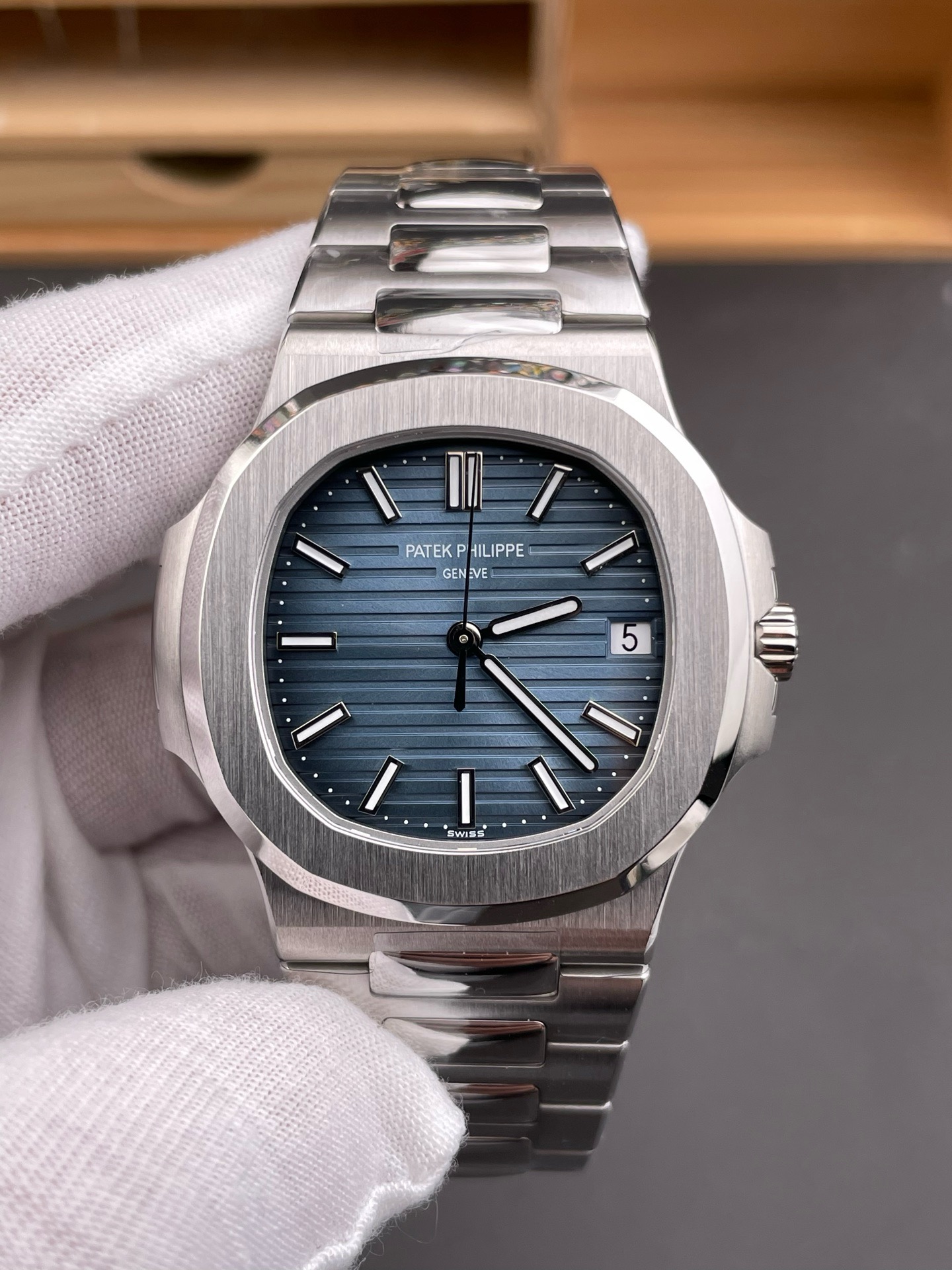 Patek Philippe Nautilus 5711/1A blue dial style -5
