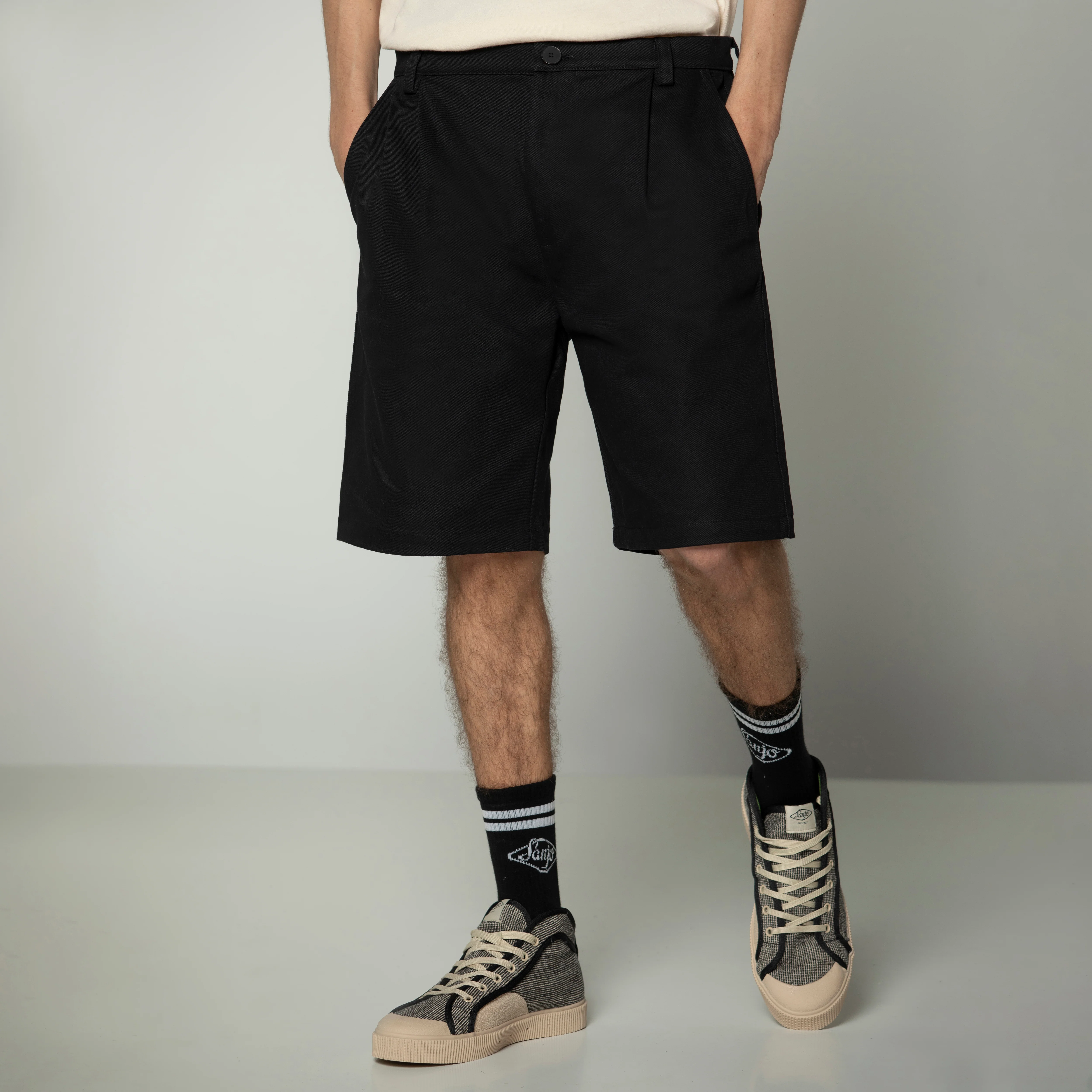 Sanjo Canvas Boxy Shorts // Black