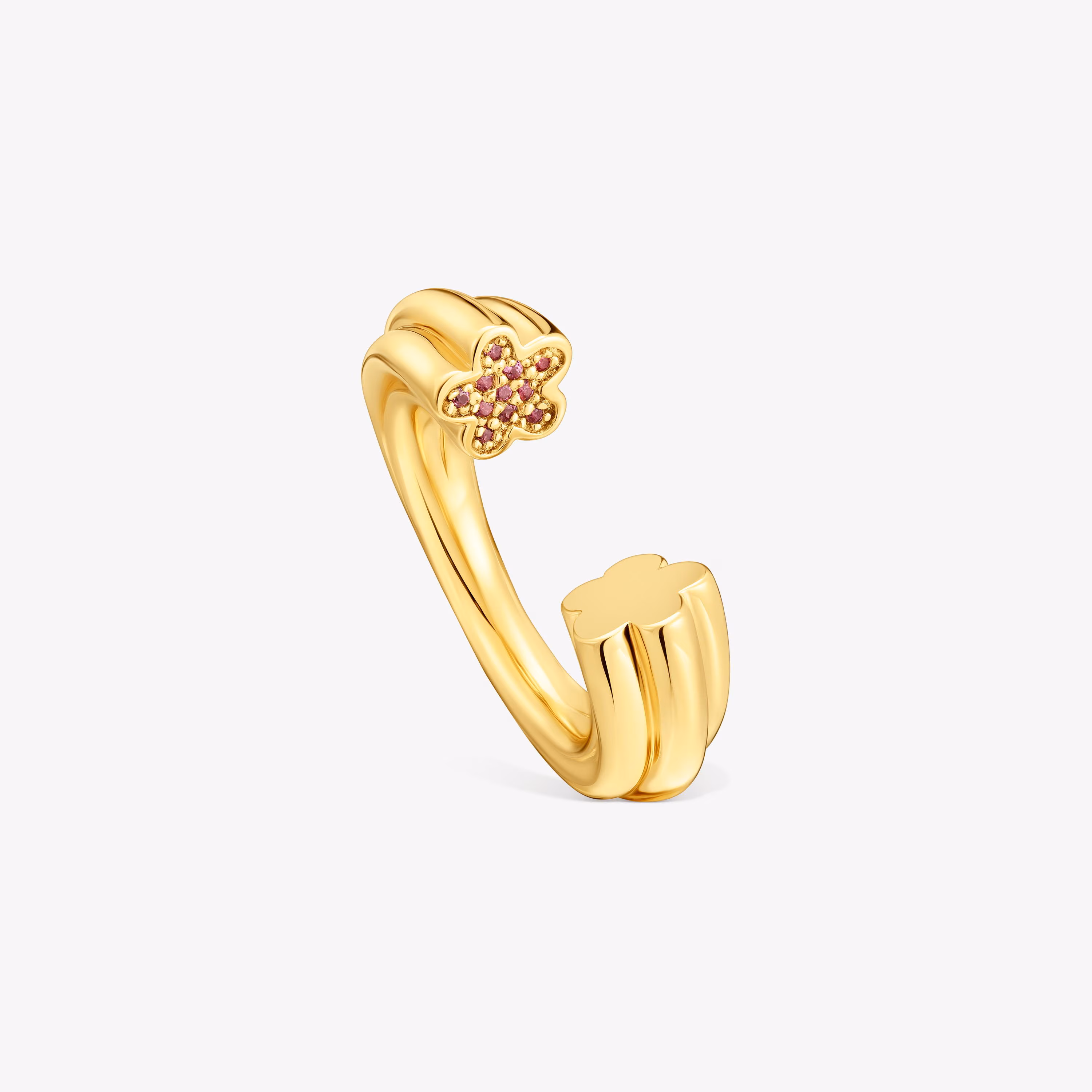 Anillo abierto con baño de oro 18 kt sobre plata y motivo flor con rodolitas TOUS 1950