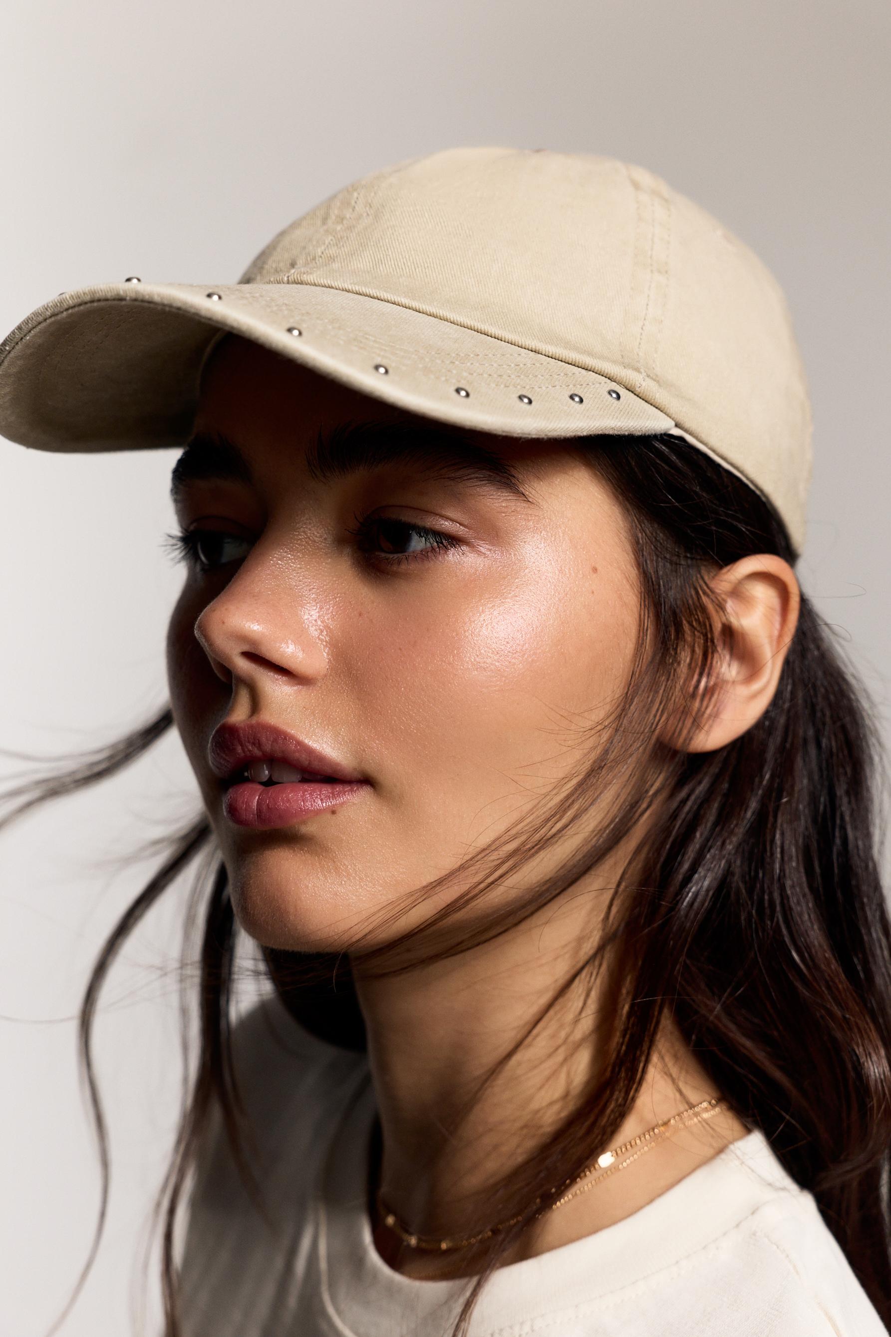 Gorra tachas