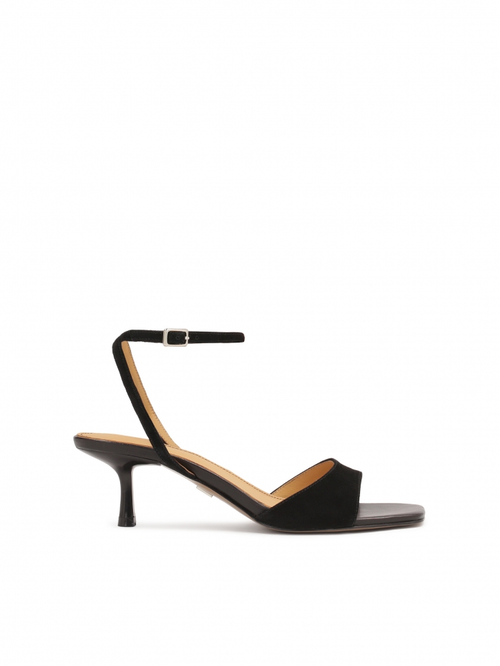 Suede sandals with an attractive heel