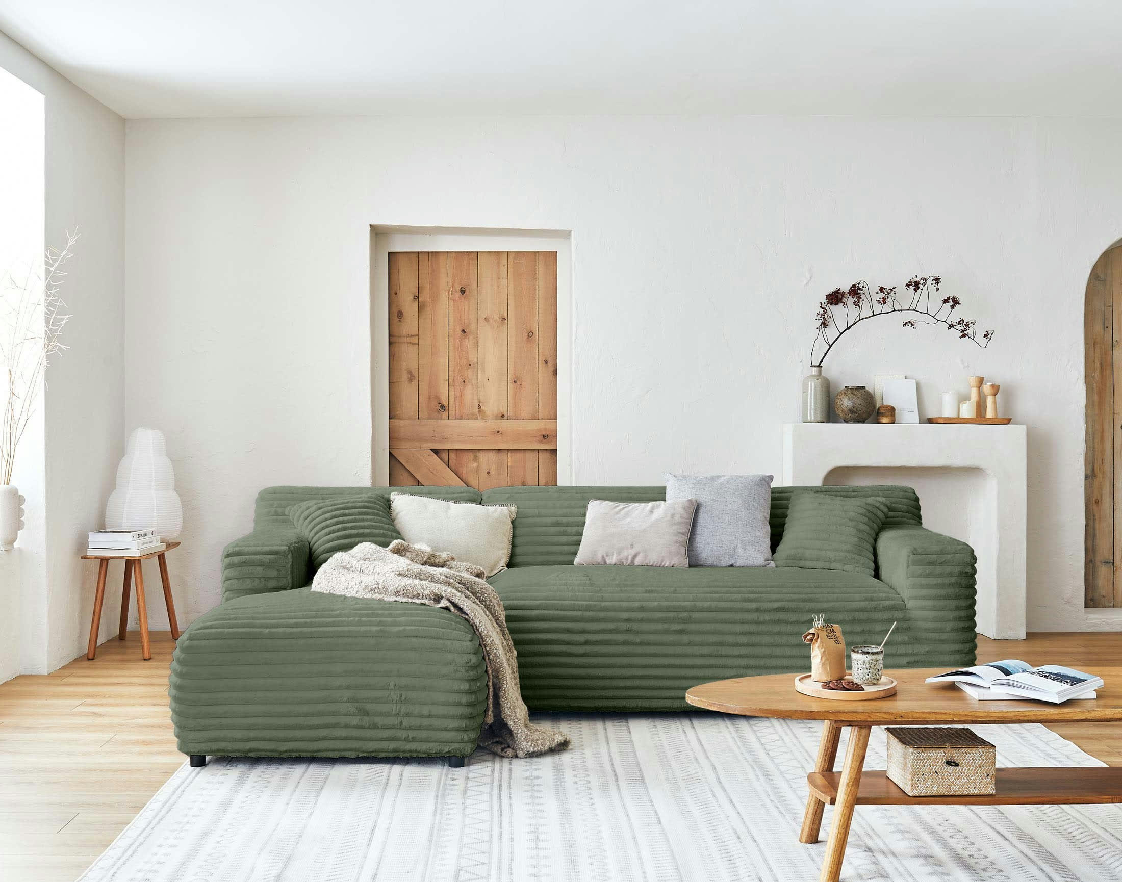 LAPONIE - Canapé d'angle gauche 4 places en velours grosses côtes vert