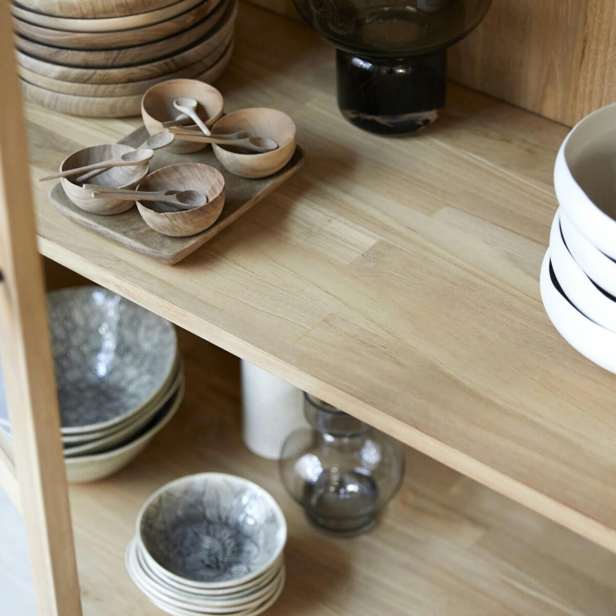 BABETH - Vitrine haute en teck massif