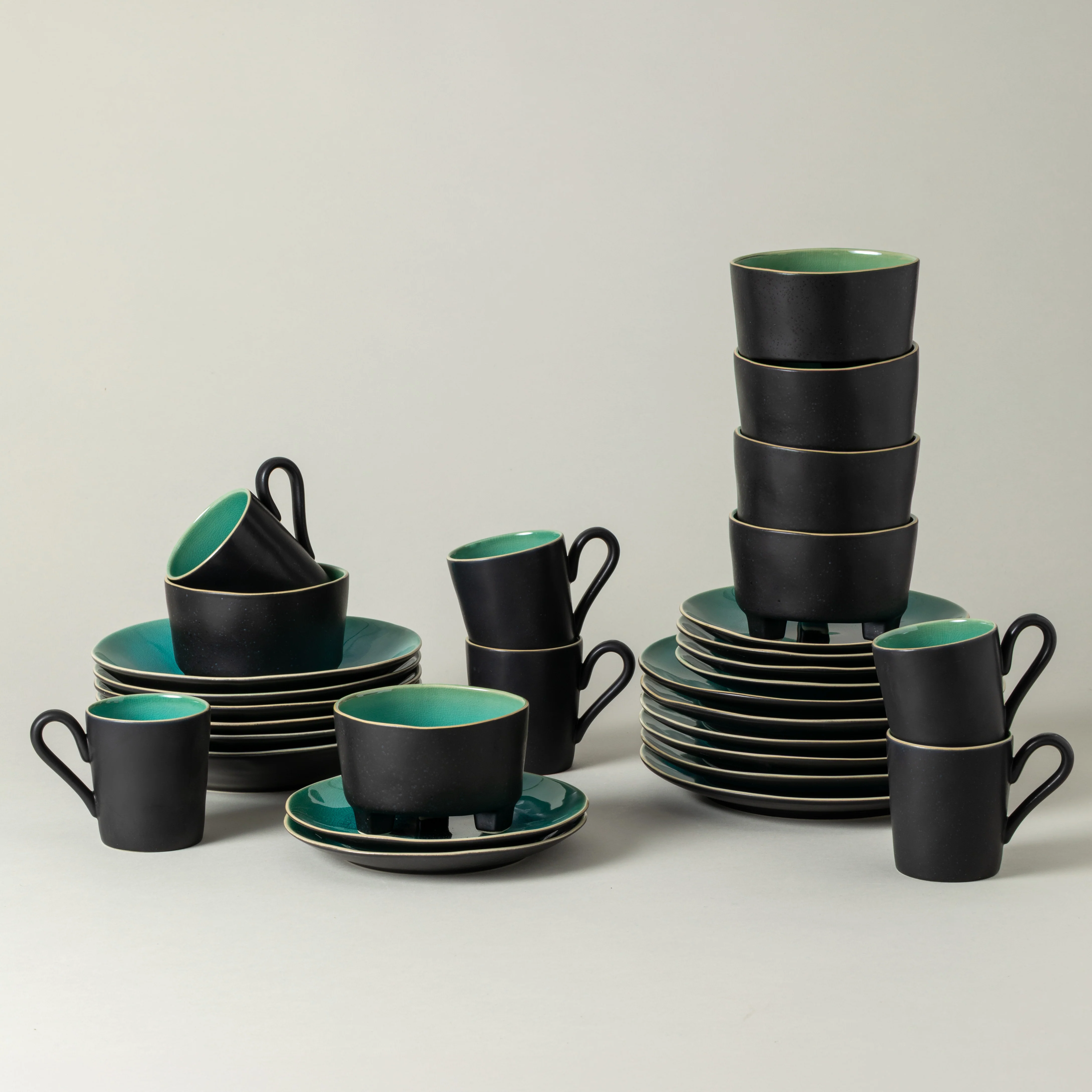 30-Piece Dinnerware Set with Mug Riviera