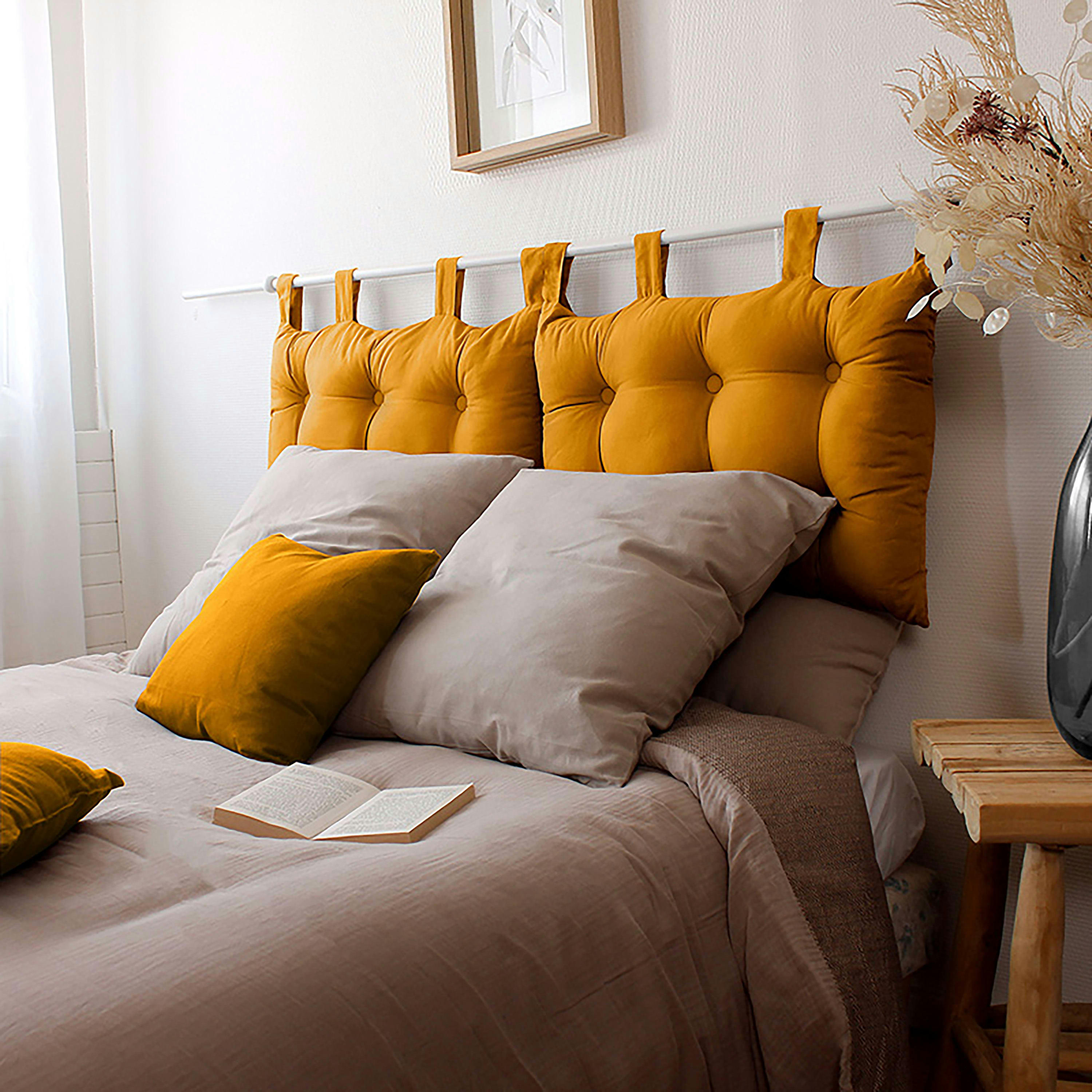 - Tête de lit capitonnée moutarde