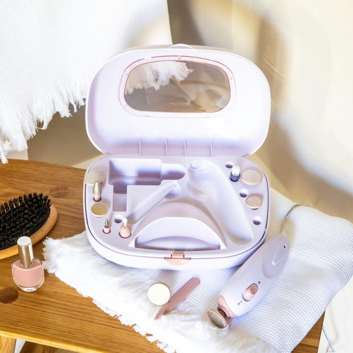 - Set manucure et pédicure