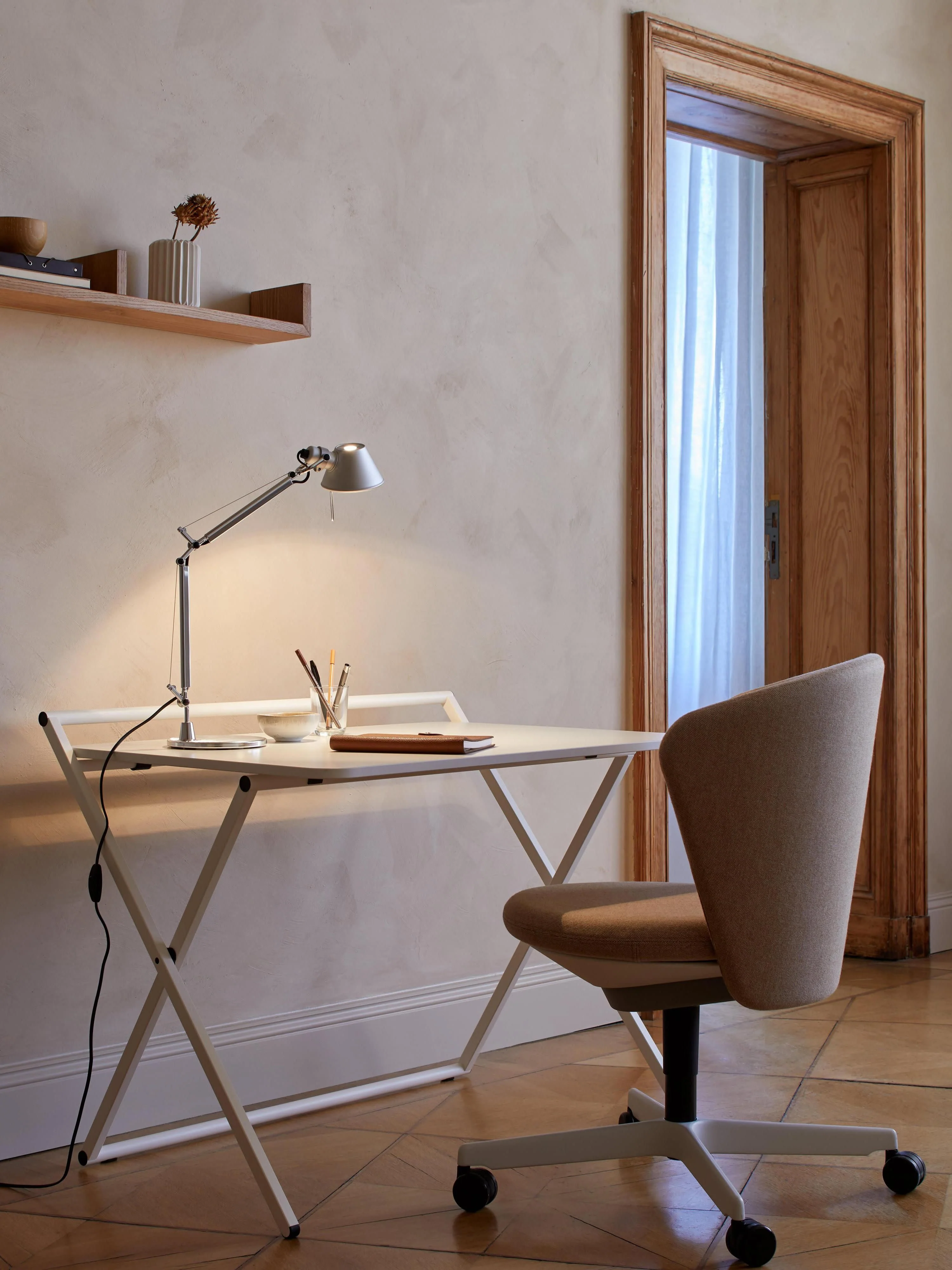 Verstellbare Schreibtischlampe Tolomeo Micro