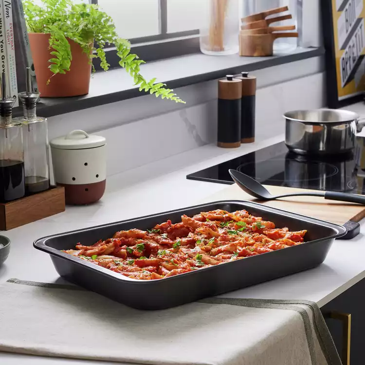 Habitat 37cm Non Stick Carbon Steel Roaster