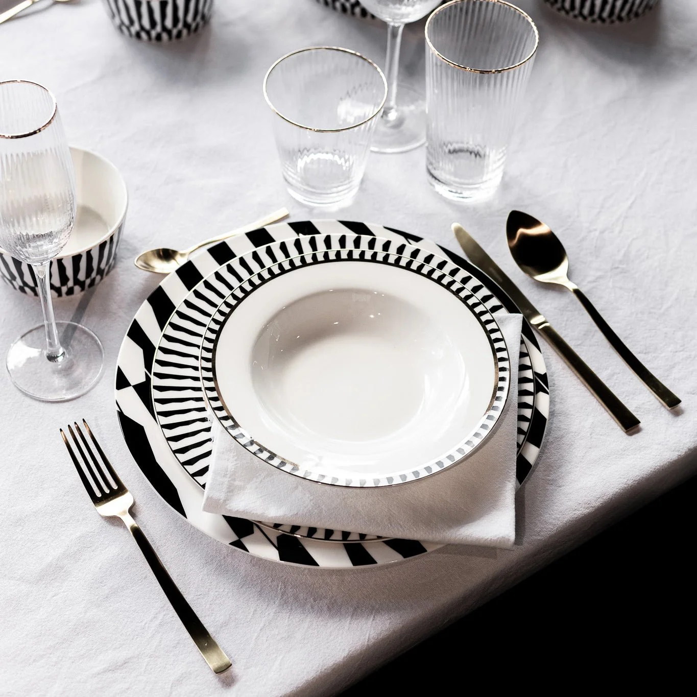 Prato de Sopa BLACK CAT