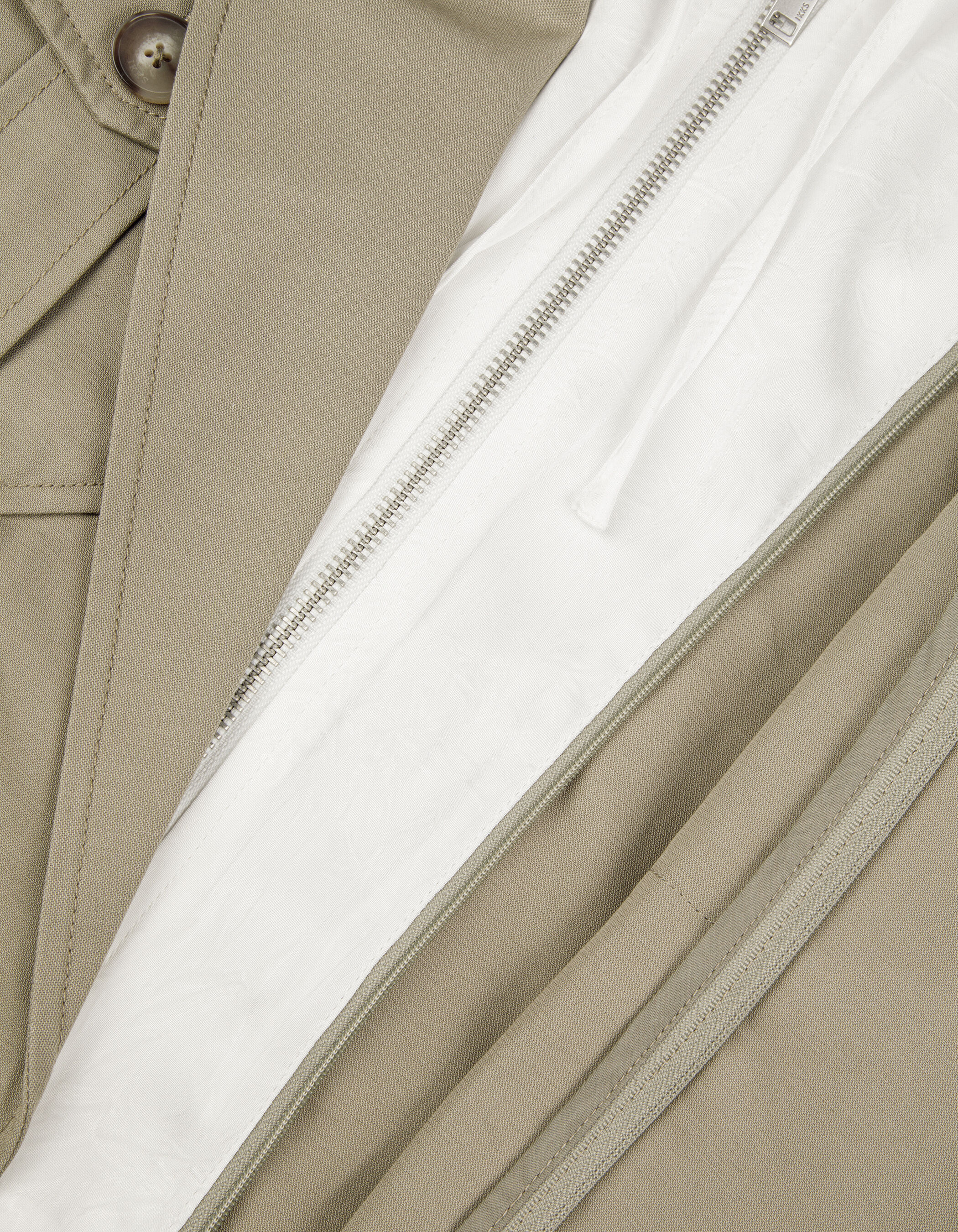 Veste courte kaki capuche blanche satinée amovible Femme