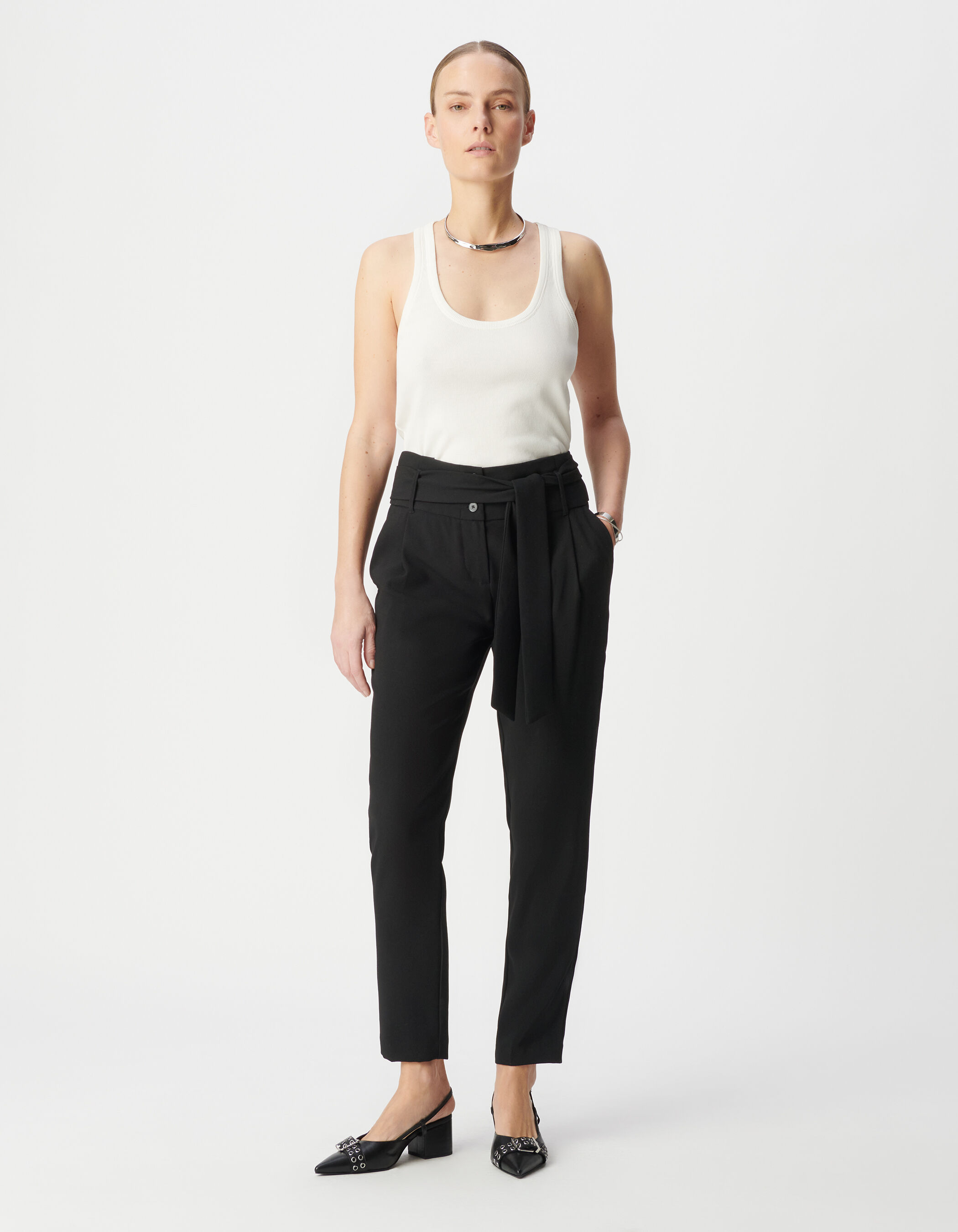 Pantalon droit noir taille haute ceinturée Femme