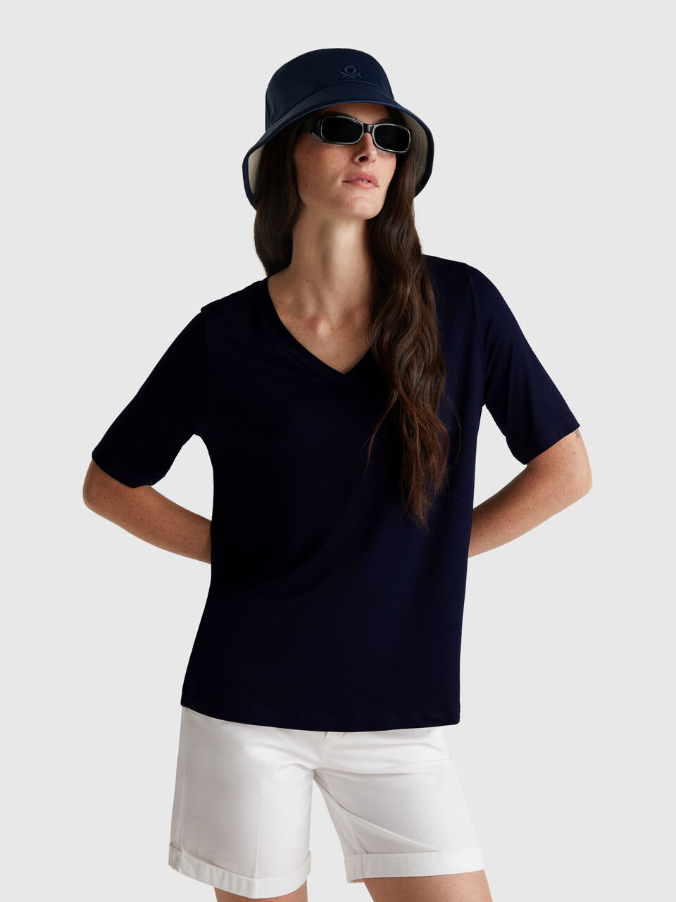 V-neck t-shirt in stretch viscose