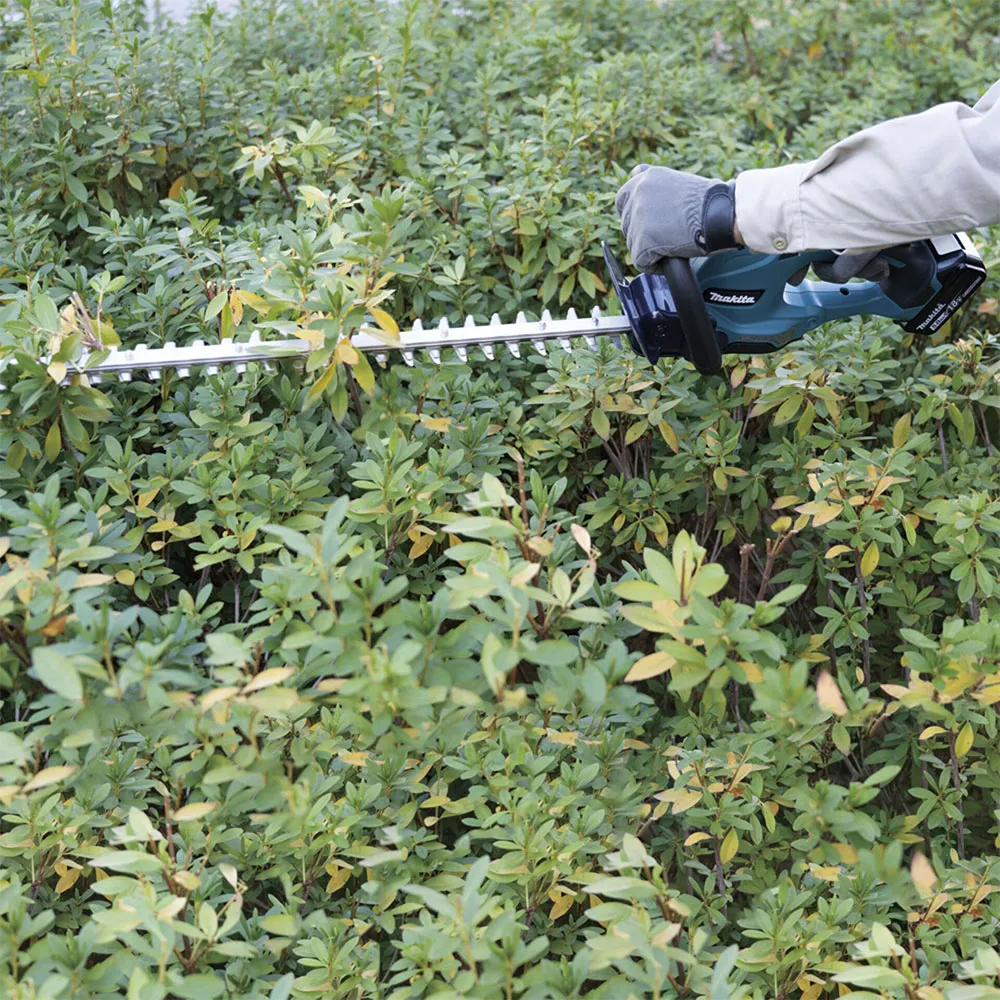 Makita DUH507RF electric hedge trimmer